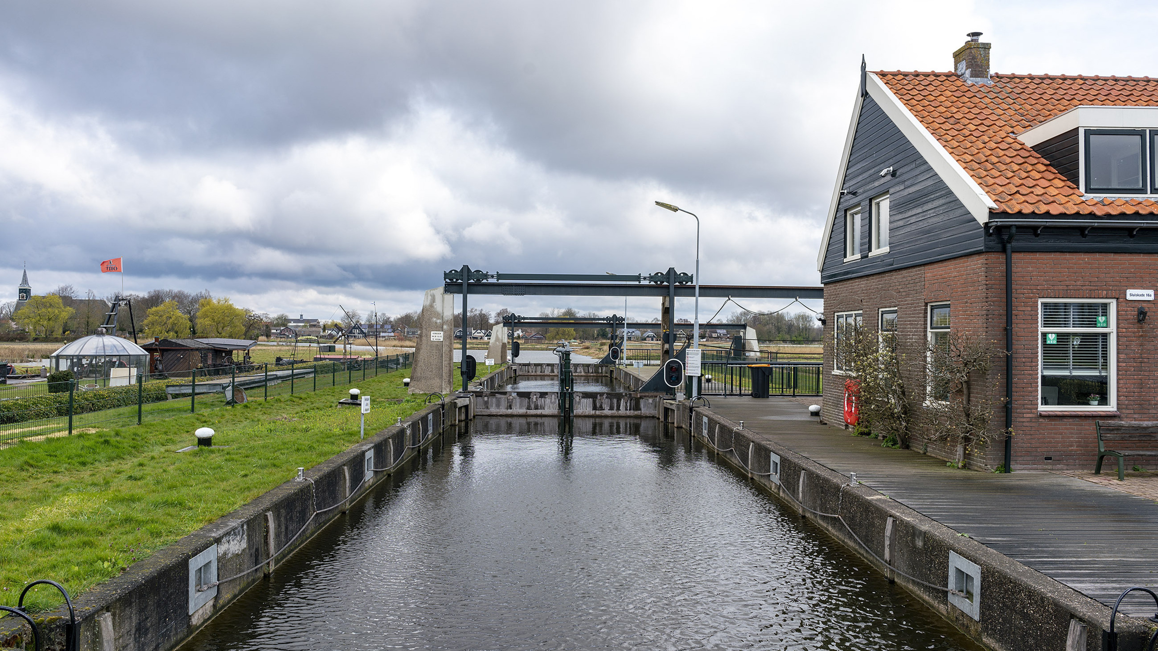 Sluiswachter Langedijk stopt na 19 jaar. 'Kunnen we nog ergens protesteren?’