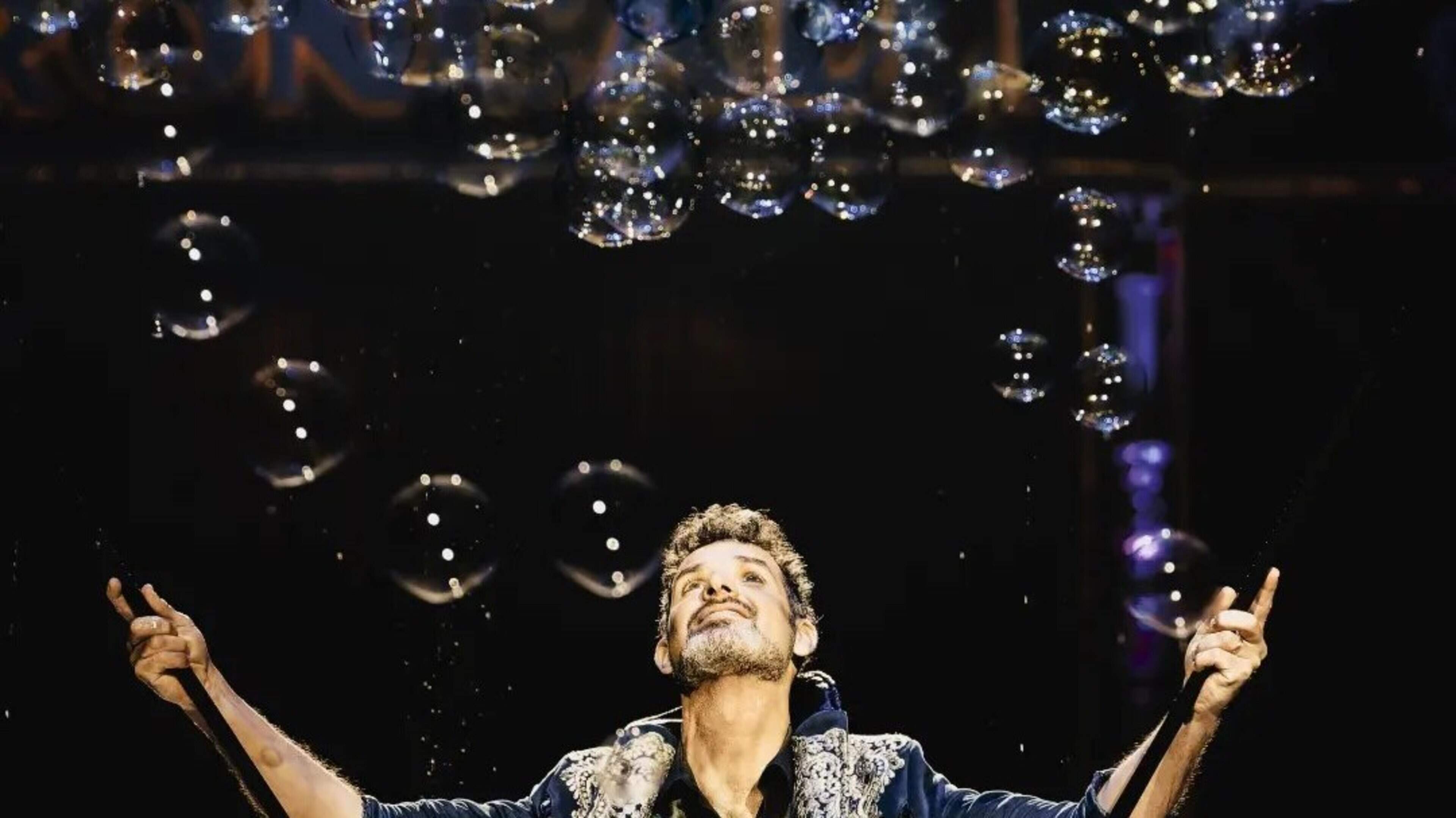Bubble blowing, hoop juggling and the flying pole: Circus Up comes to the Bazaar in Beverwijk