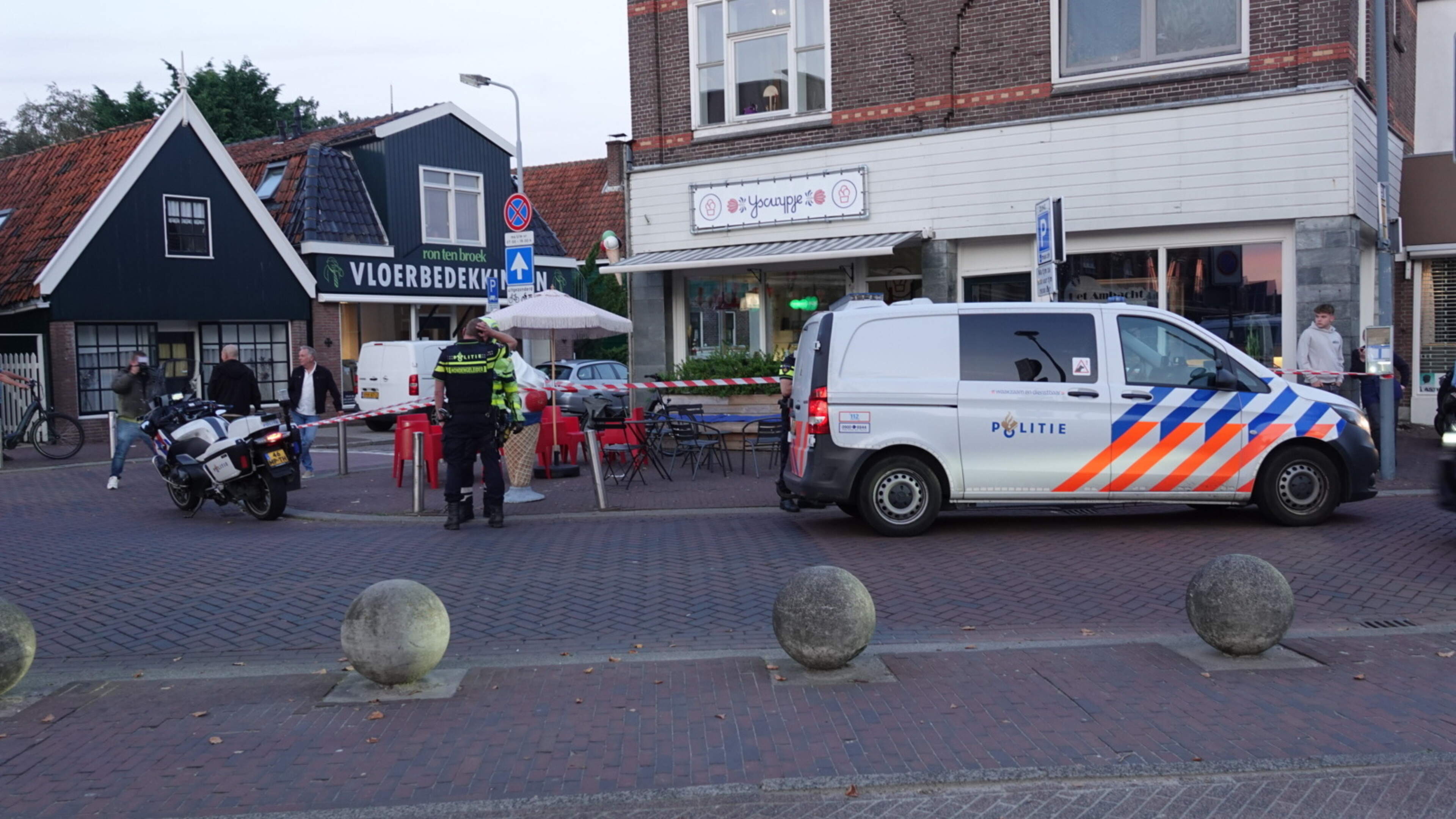 ’Hij had een groot mes bij zich’: IJssalon ’t IJscuypje in Wormerveer overvallen, dader op de vlucht