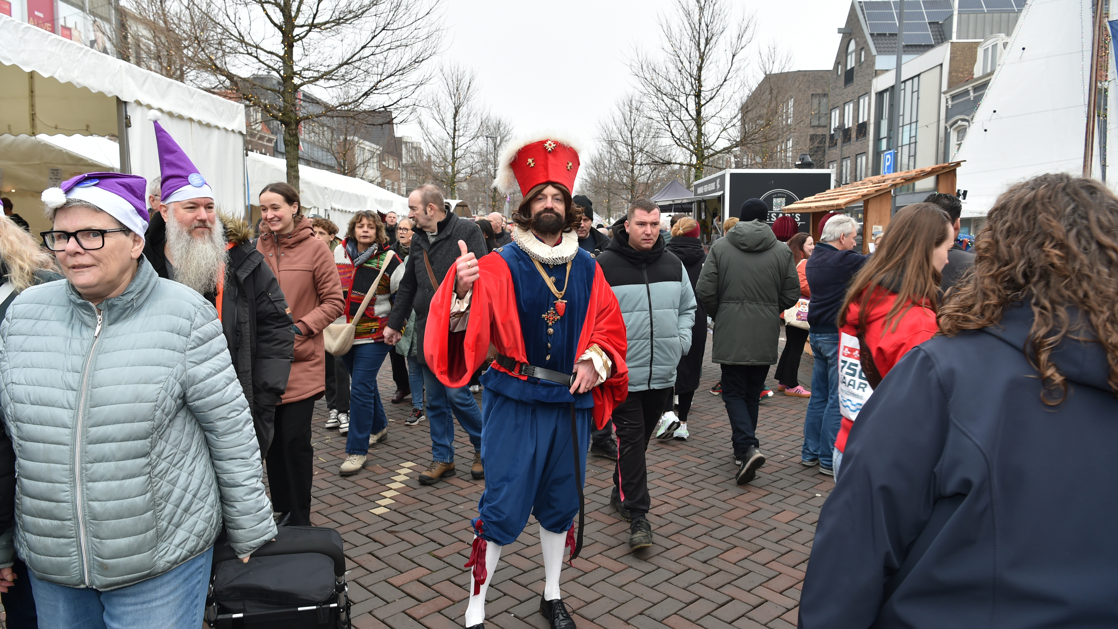 Count Floris V gets own boulevard at De Bazaar in Beverwijk, tribute for granting market rights in 1276