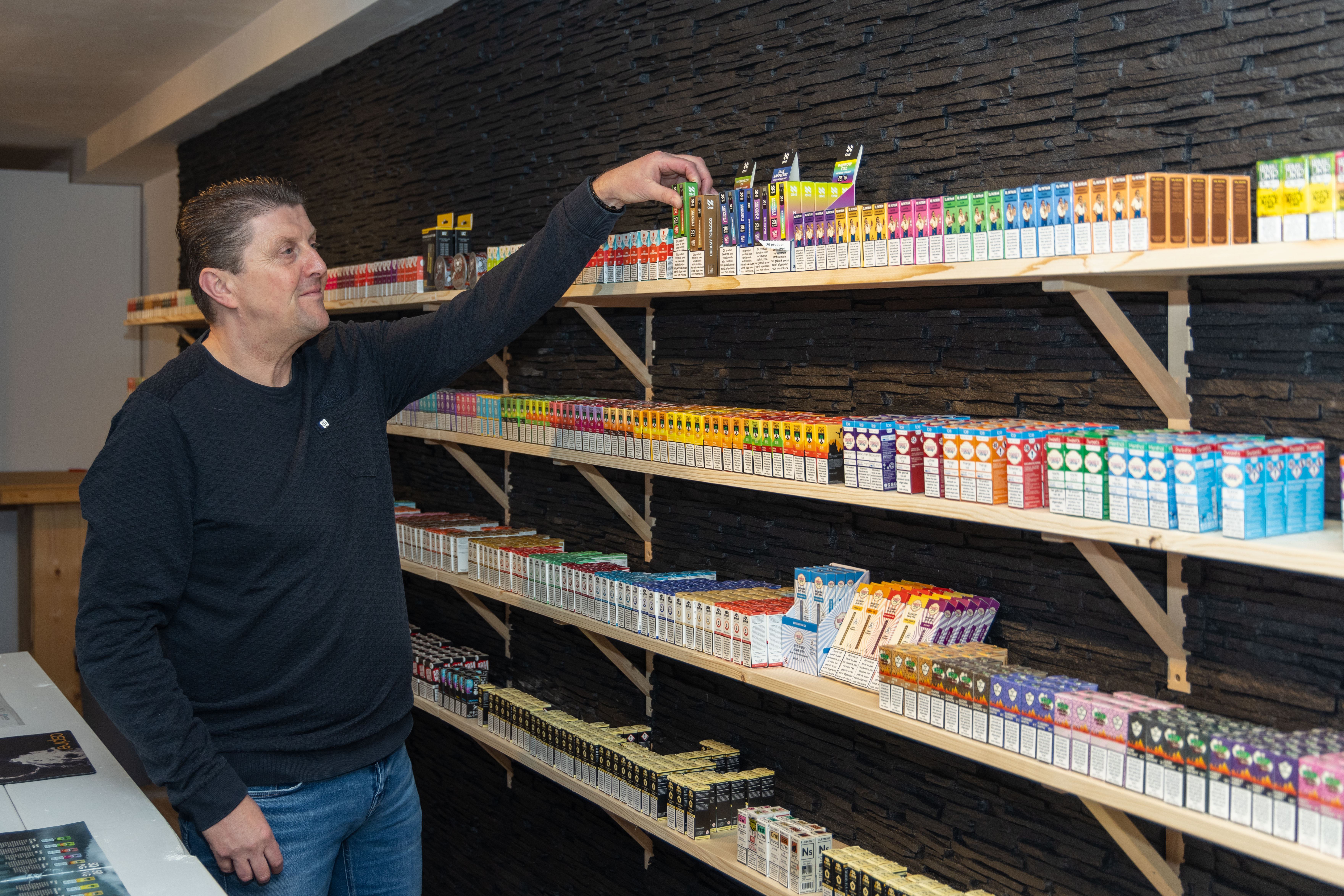 Hoornse Dutch Vapeshop stopt na verbod smaakjes: 'Het moet gewoon kapot  kennelijk'