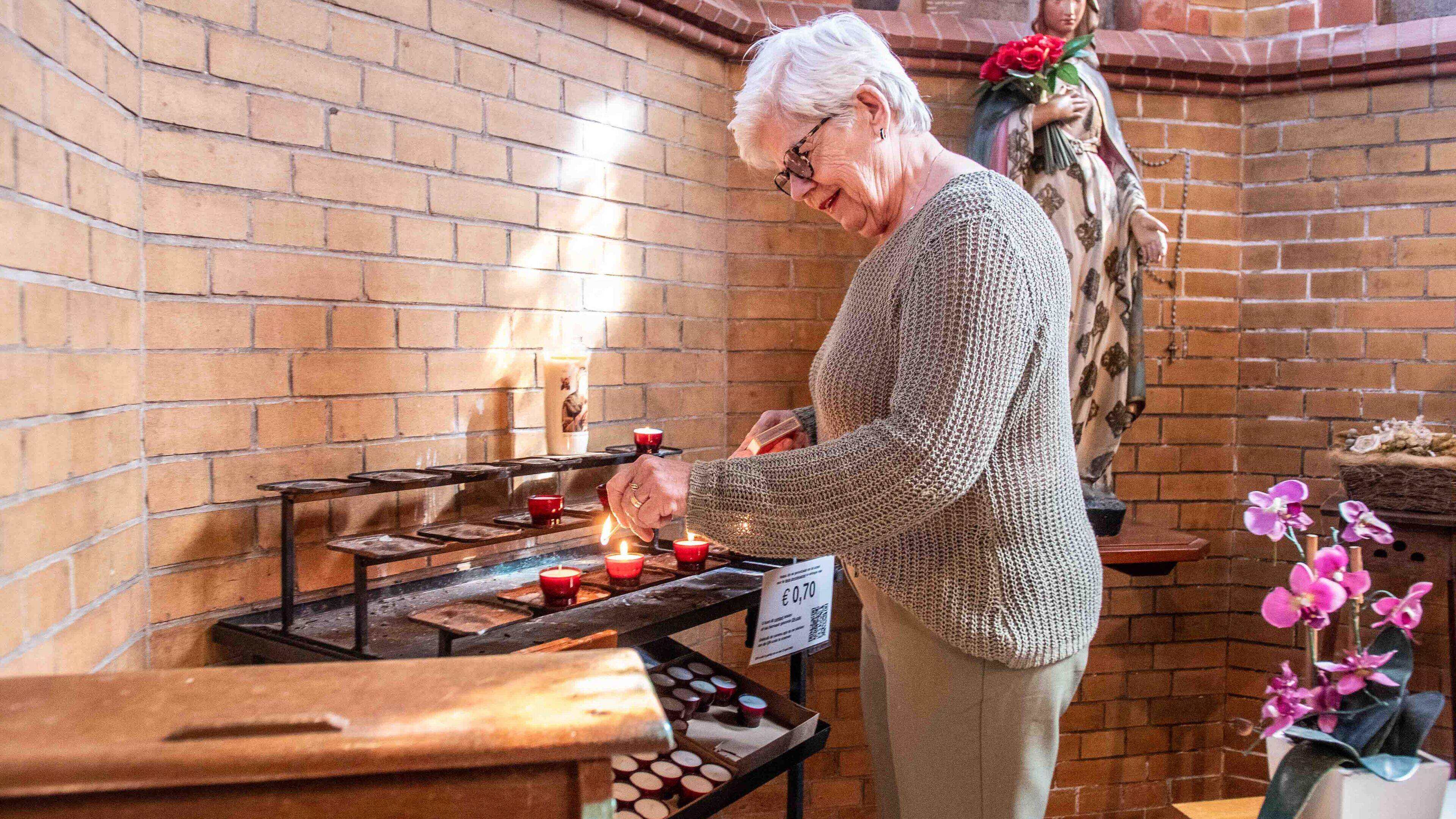 Een kaarsje branden als houvast in onzekere tijden