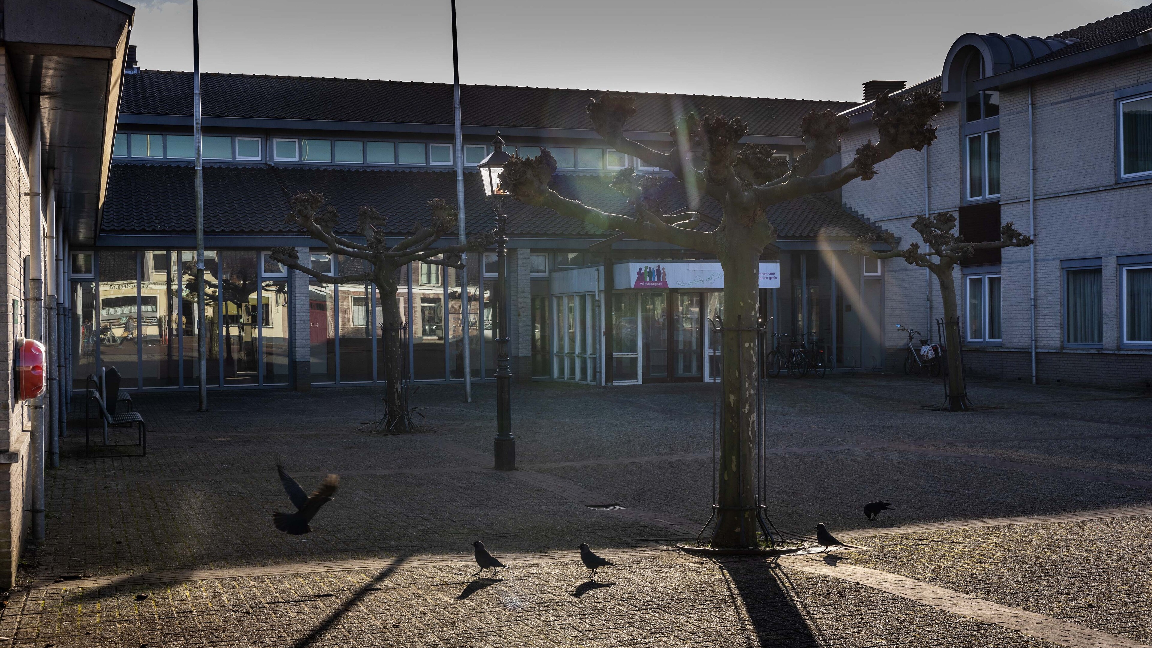 Buurt fel tegen nieuwe horecazaak in oude gemeentehuis Oosthuizen, uitbater Otsen bezweert dat het ‘