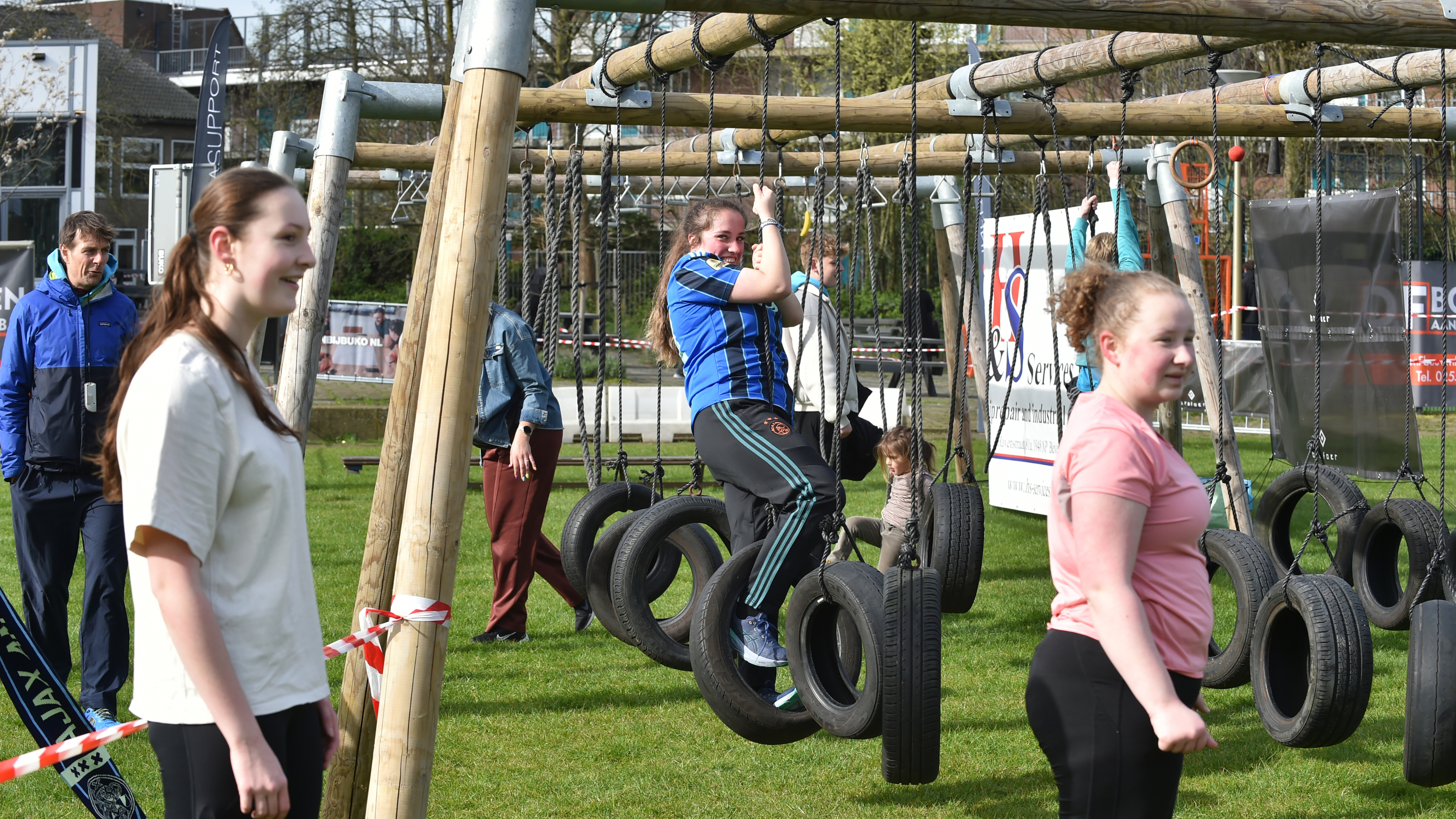 Castor College clears 14 obstacles for the Johan Cruijff Foundation. Duardo has a tactic: ‘Run very fast and don’t look around’
