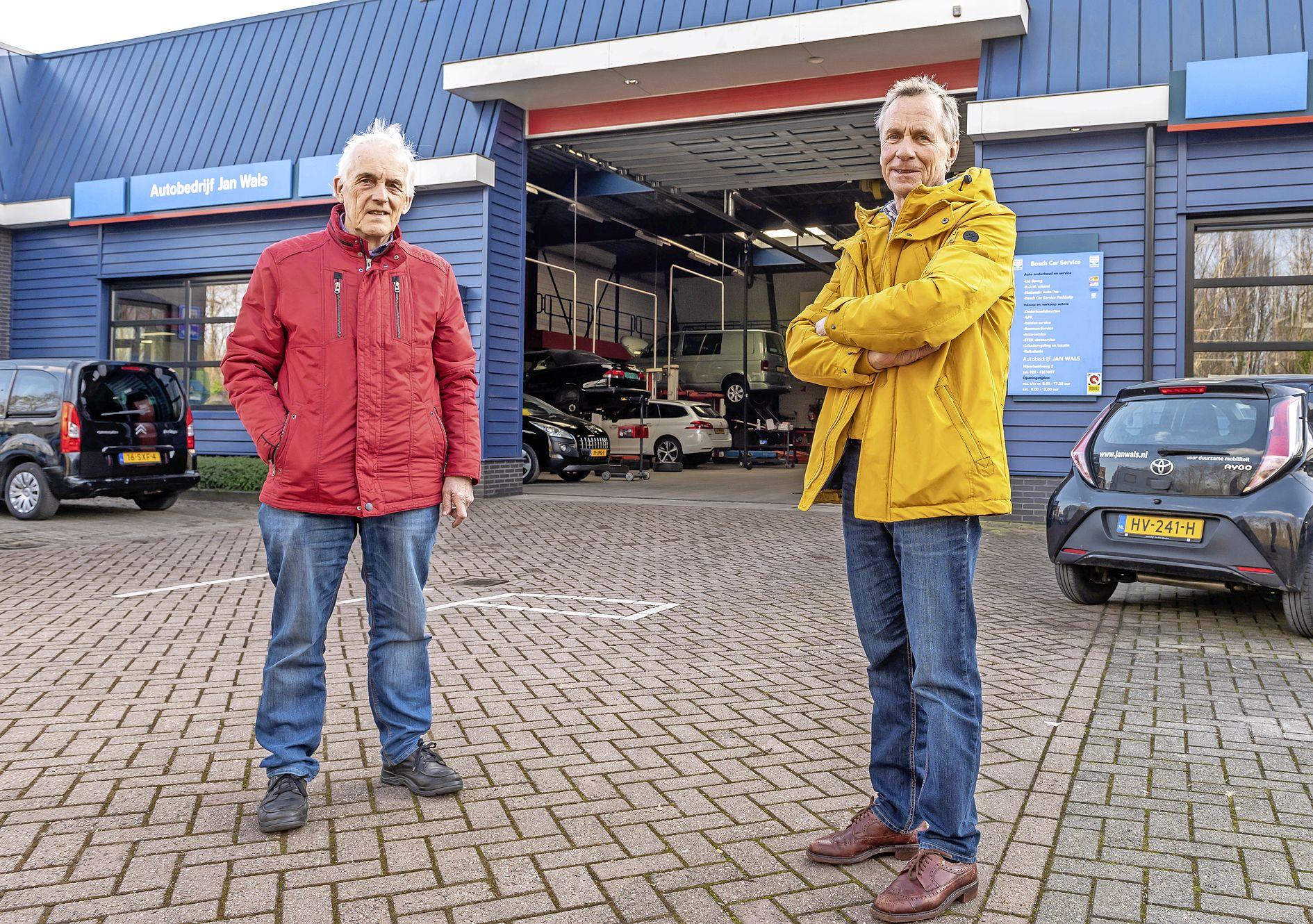 Ilpendam heeft nieuwe groene stroomfabriek op dak autobedrijf Jan Wals