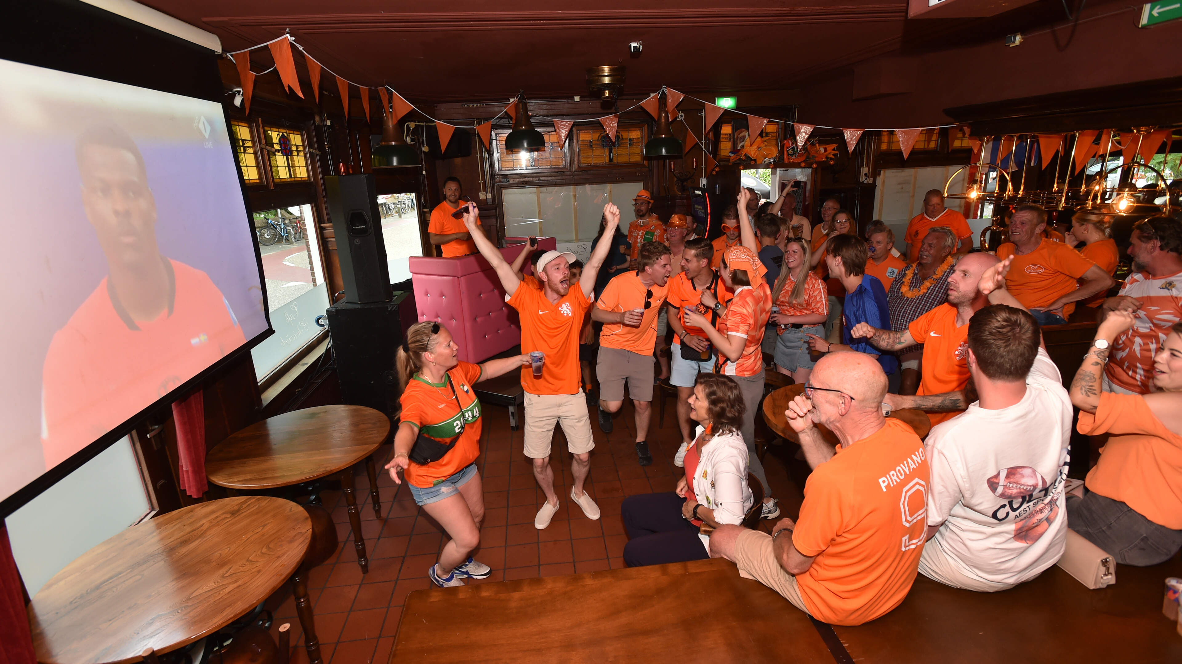 Packed Café Scheiwijck goes wild for dazzling Dutch team: 'This is insane. We must reach the next round'