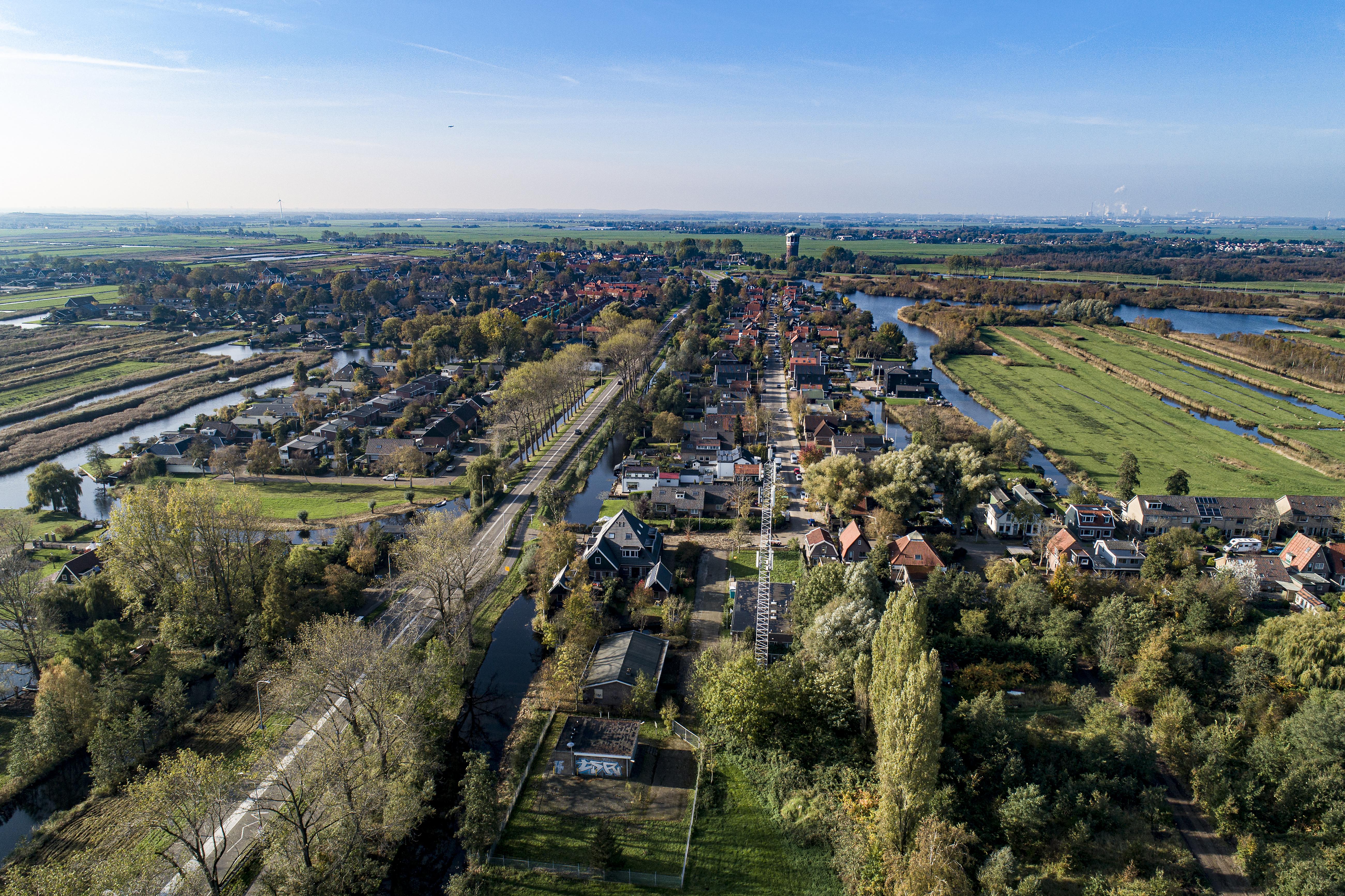 Friturende man uit schuur gejaagd in Westzaan, politie en COA spreken aannames over ’asielzoeker’ te