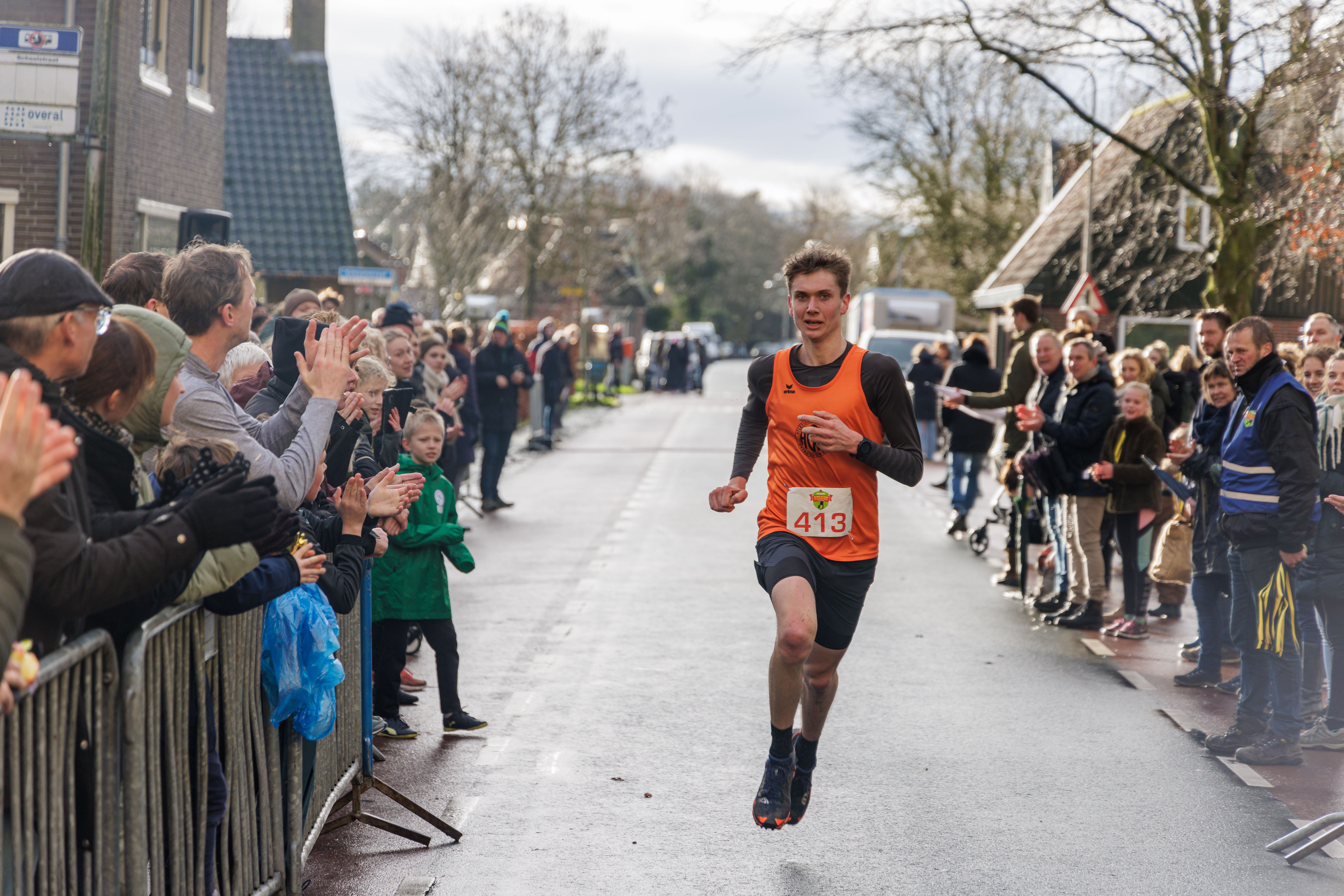 'Investering’ in crossschoenen levert Pepijn Smilda winst in Oudejaarsdijkenloop op