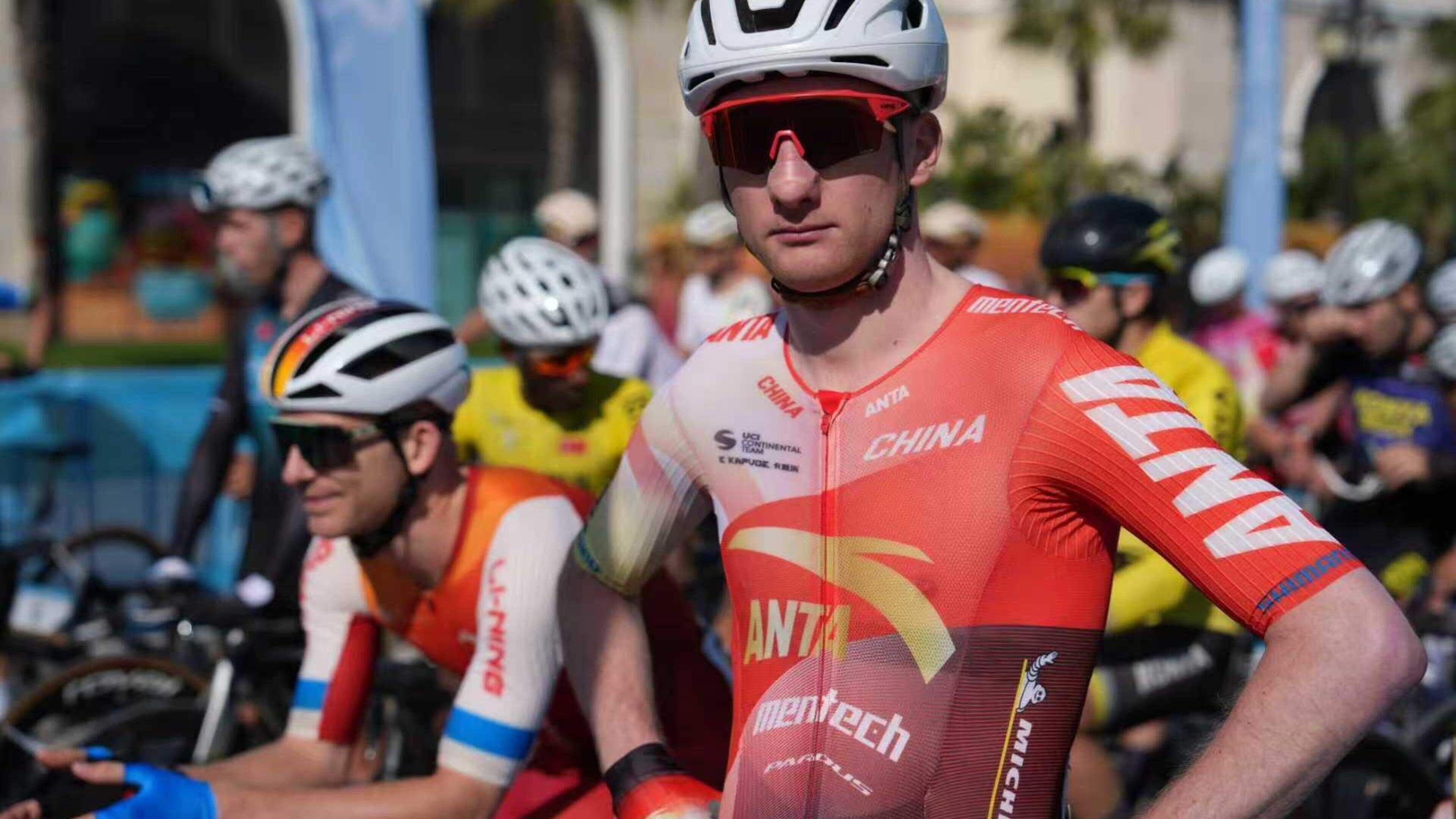 Thin mattress, 40-degree heat and rice for breakfast: how new columnist Jesper Rasch (28) is discovering Chinese cycling life