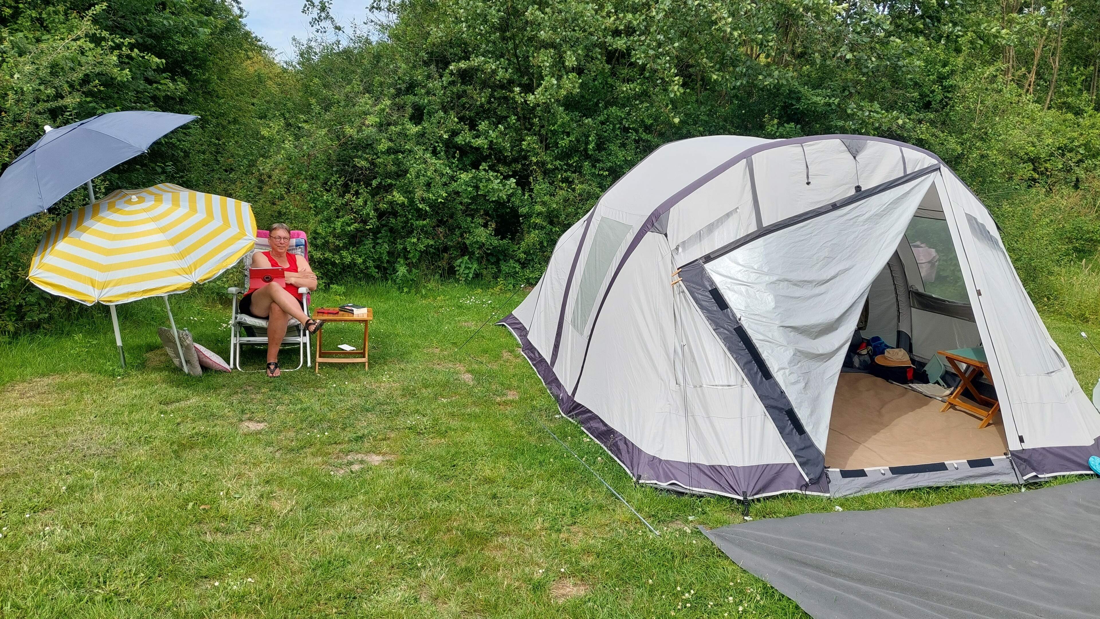 Little entertainment, yet Paulien (69) never gets bored at campsite Klein Hemelrijk: People think I'm crazy, but camping around the corner is great fun