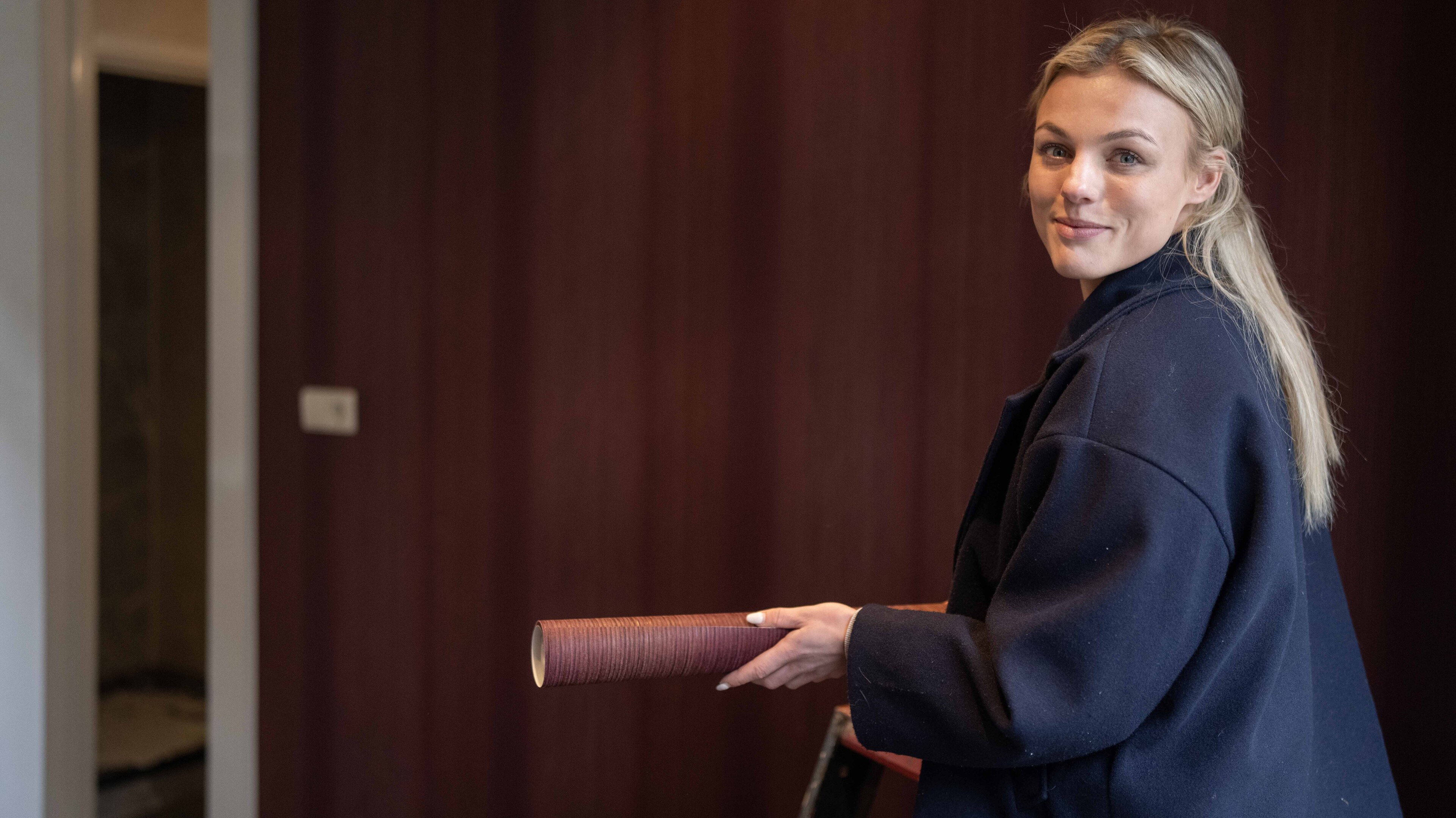 Een piepklein hotelletje met een piepjonge eigenaresse opent in Den Oever