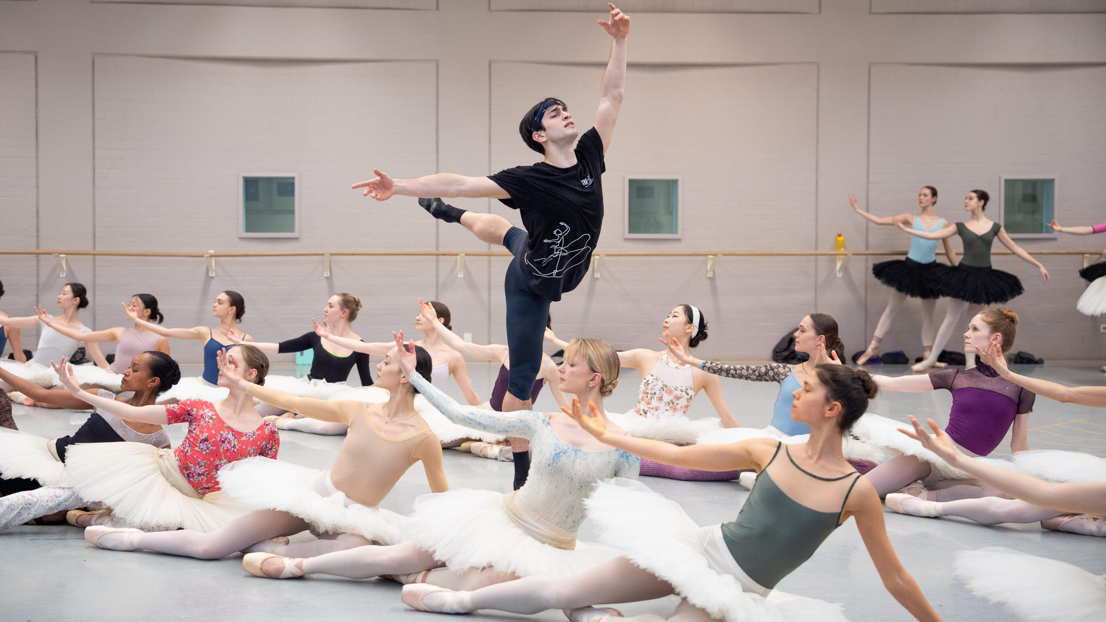 Dutch National Ballet gives the VOC a place in classical ballet: updated version of 'La Bayadère' approaches history from a contemporary perspective