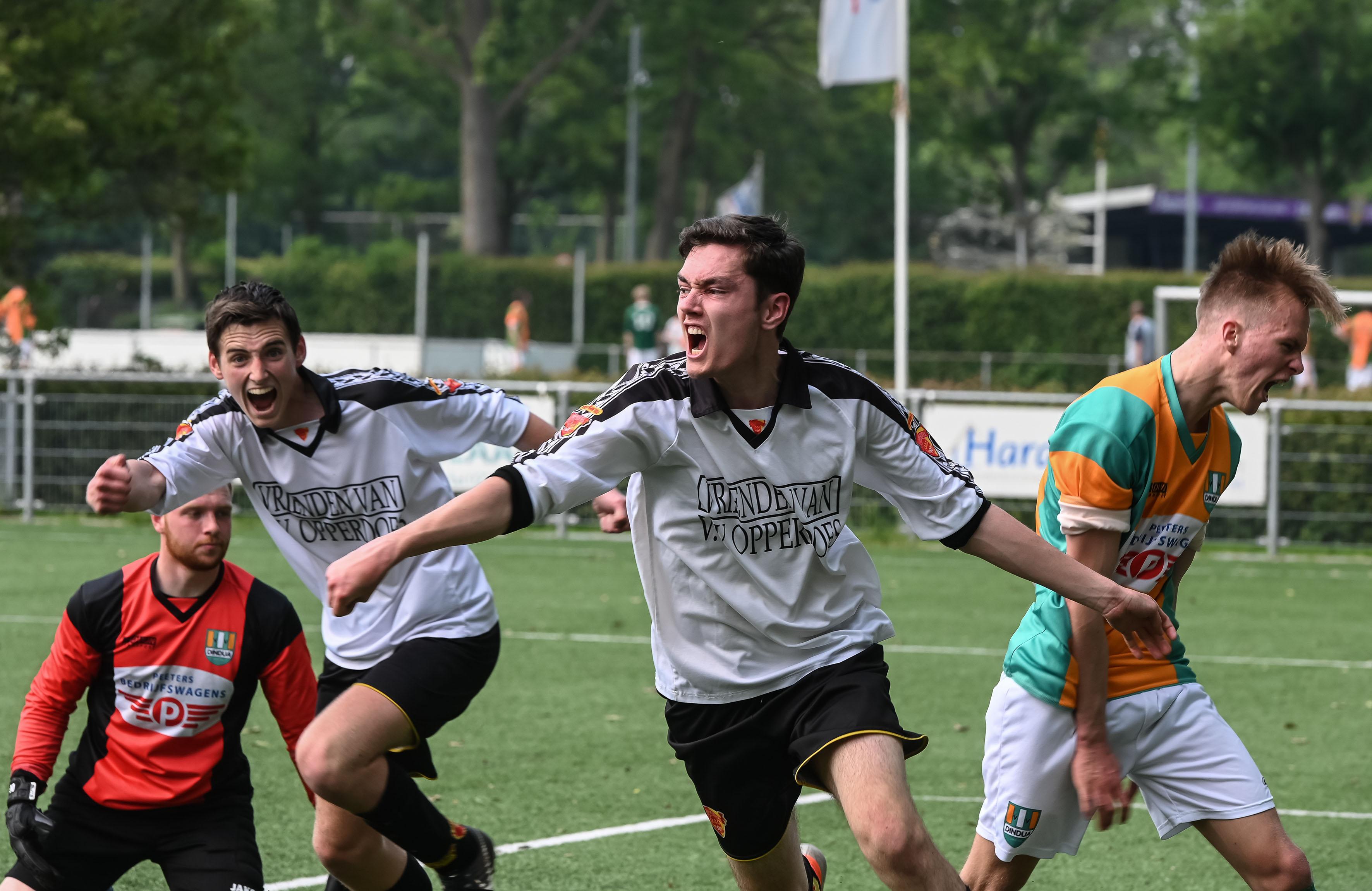 Opperdoes na zege op Dindua afhankelijk van Flamingo’s voor titel in vierde klasse