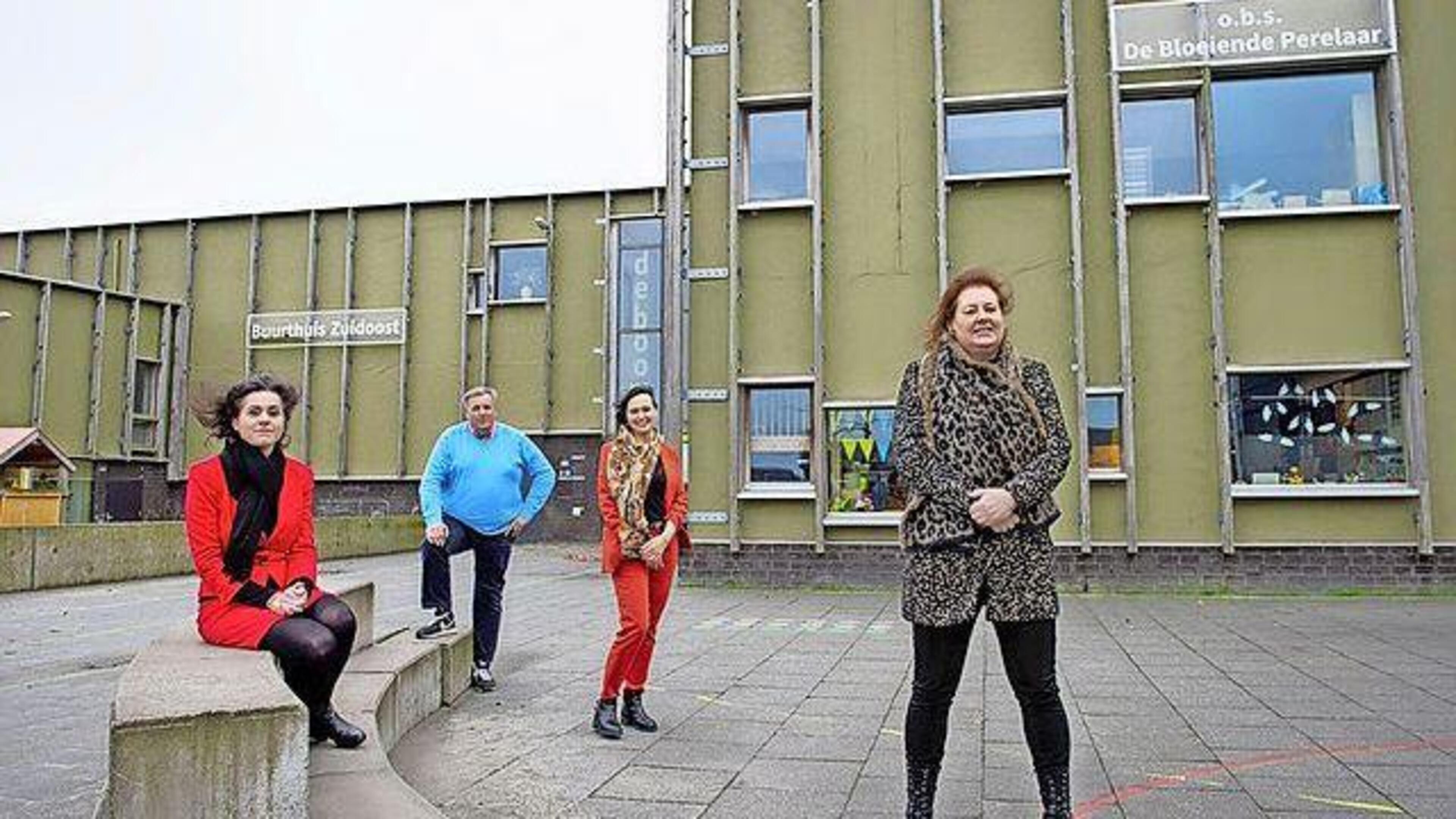 Ondanks vele protesten staat het tijdelijke schoolgebouw in Zuidoostbeemster er en kunnen de kindere
