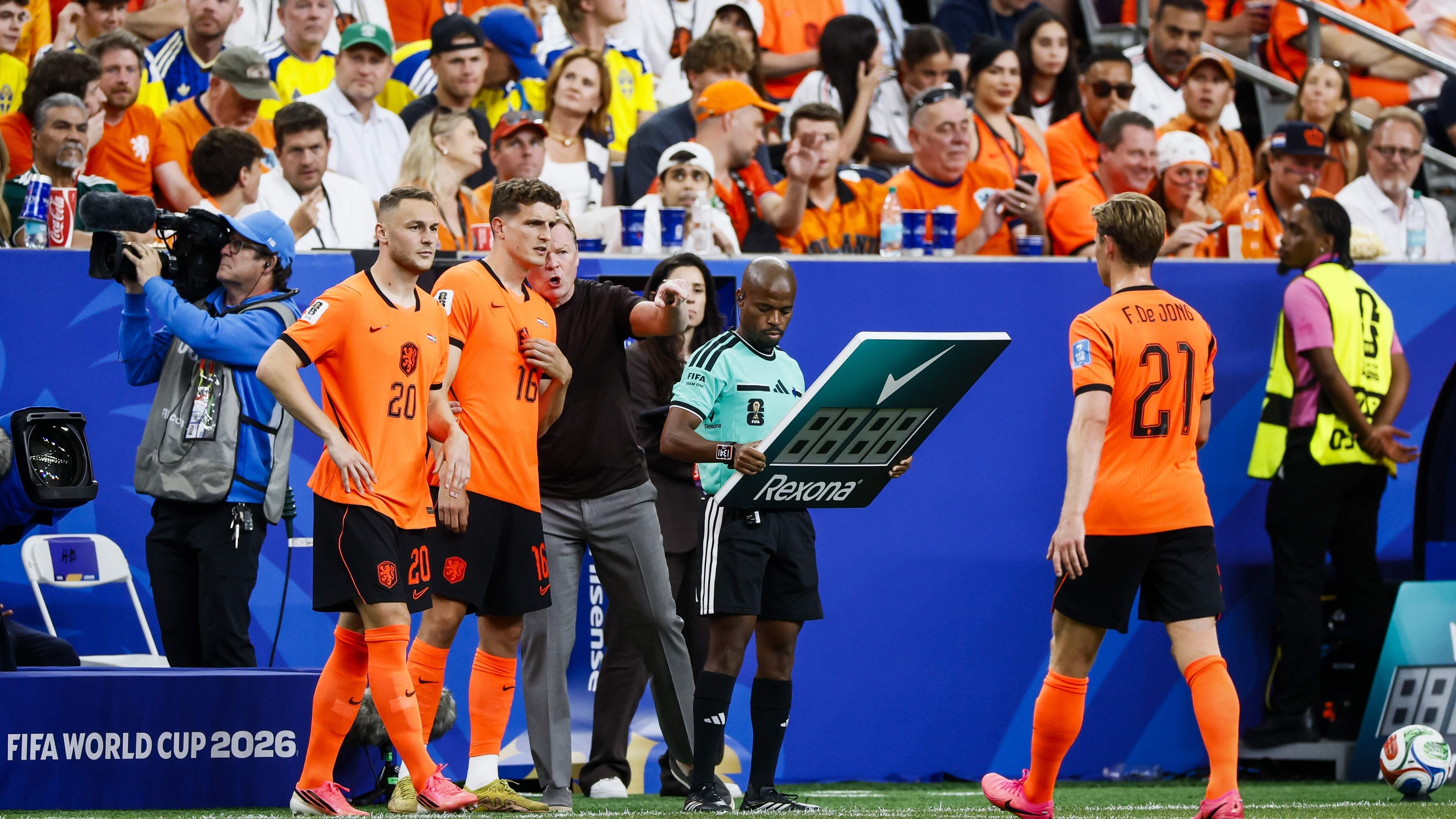 Guus Til and Teun Koopmeiners have known each other since 2010 and are spending a lot of time together again at Oranje
