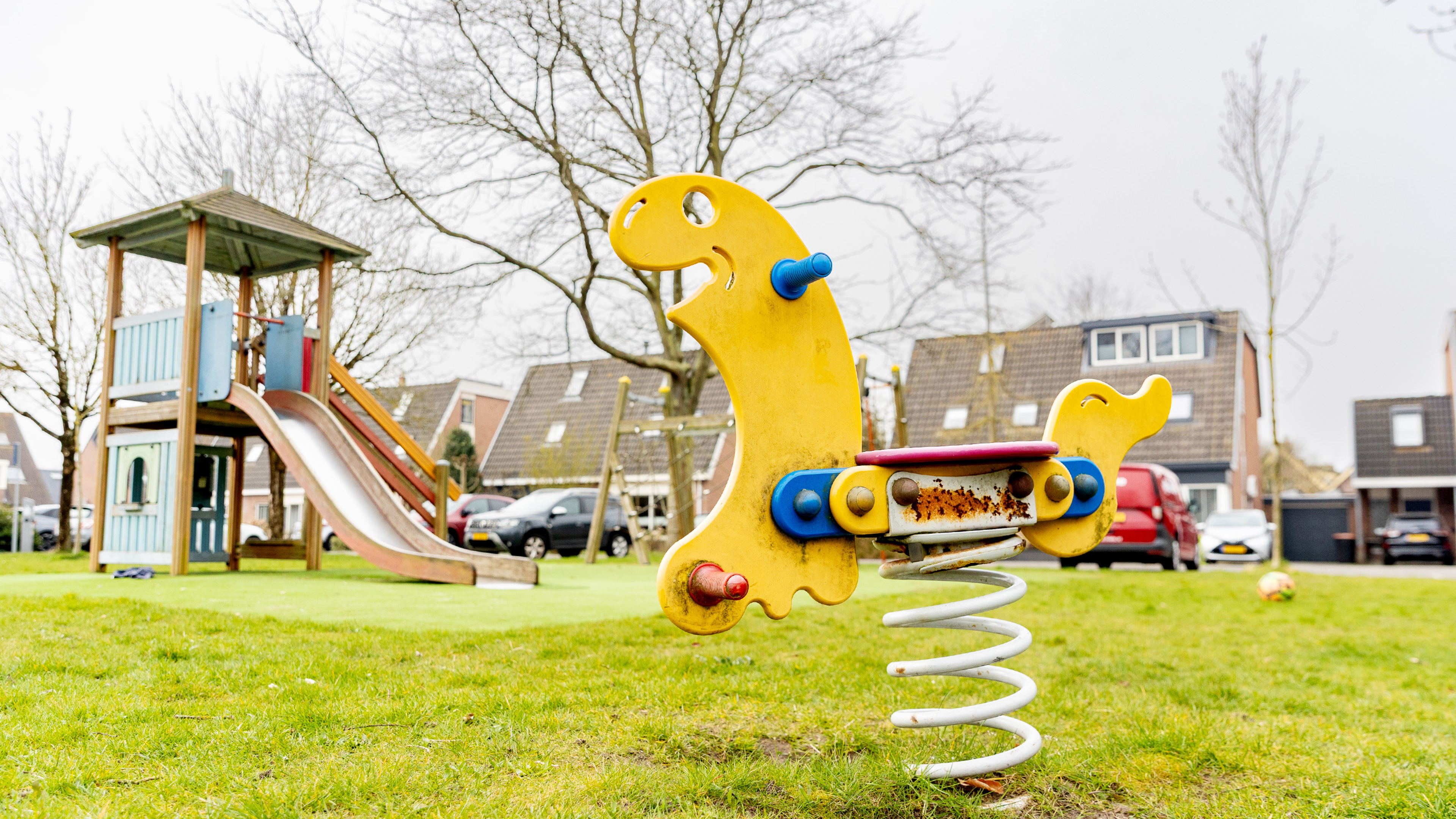 Castricum municipality thoroughly renovates three playgrounds: old equipment removed and accessibility improved