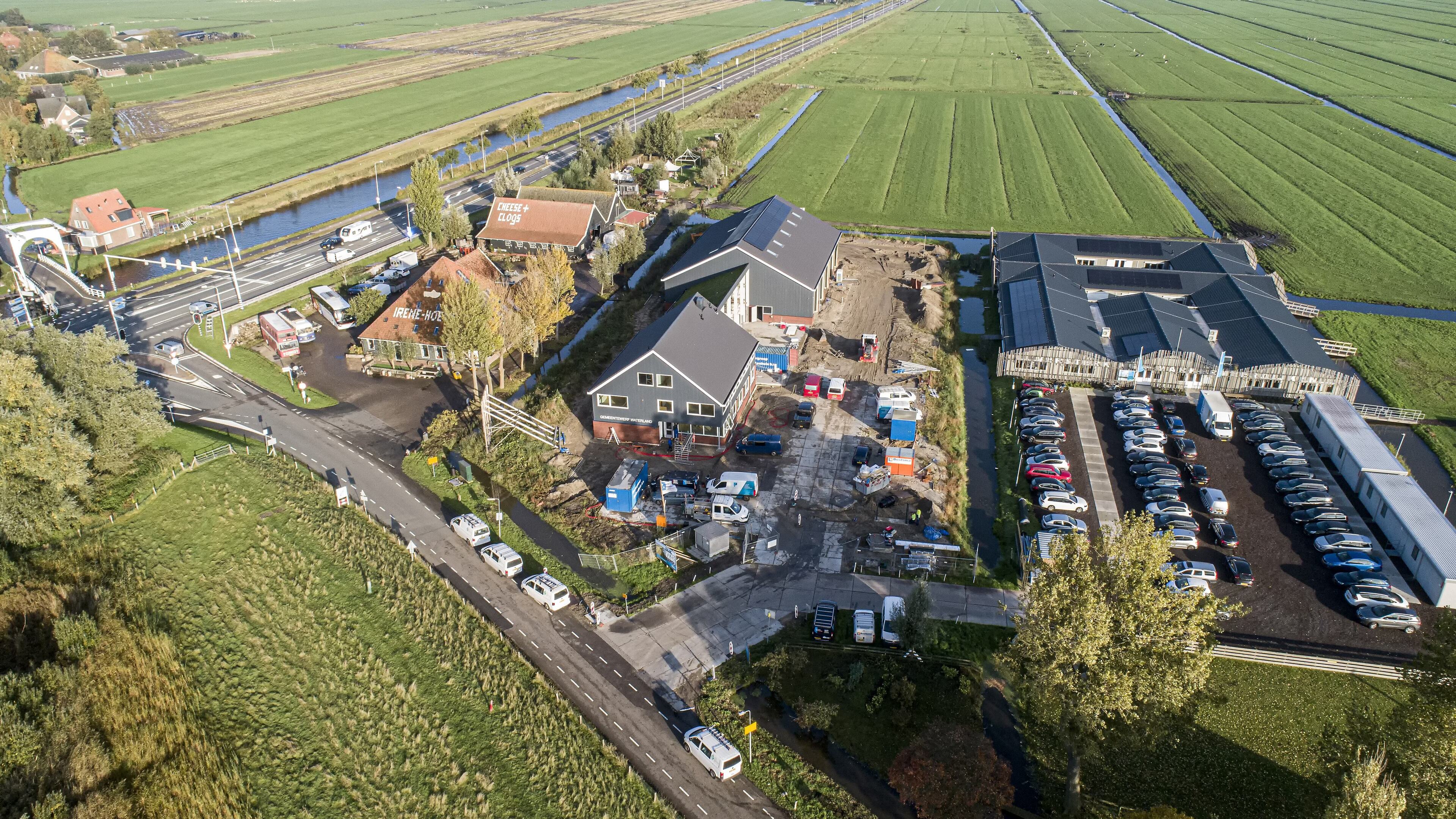 Knallende kurken in Katwoude na ’nee’ tegen milieustraat: ’Een overwinning van het gezonde verstand’