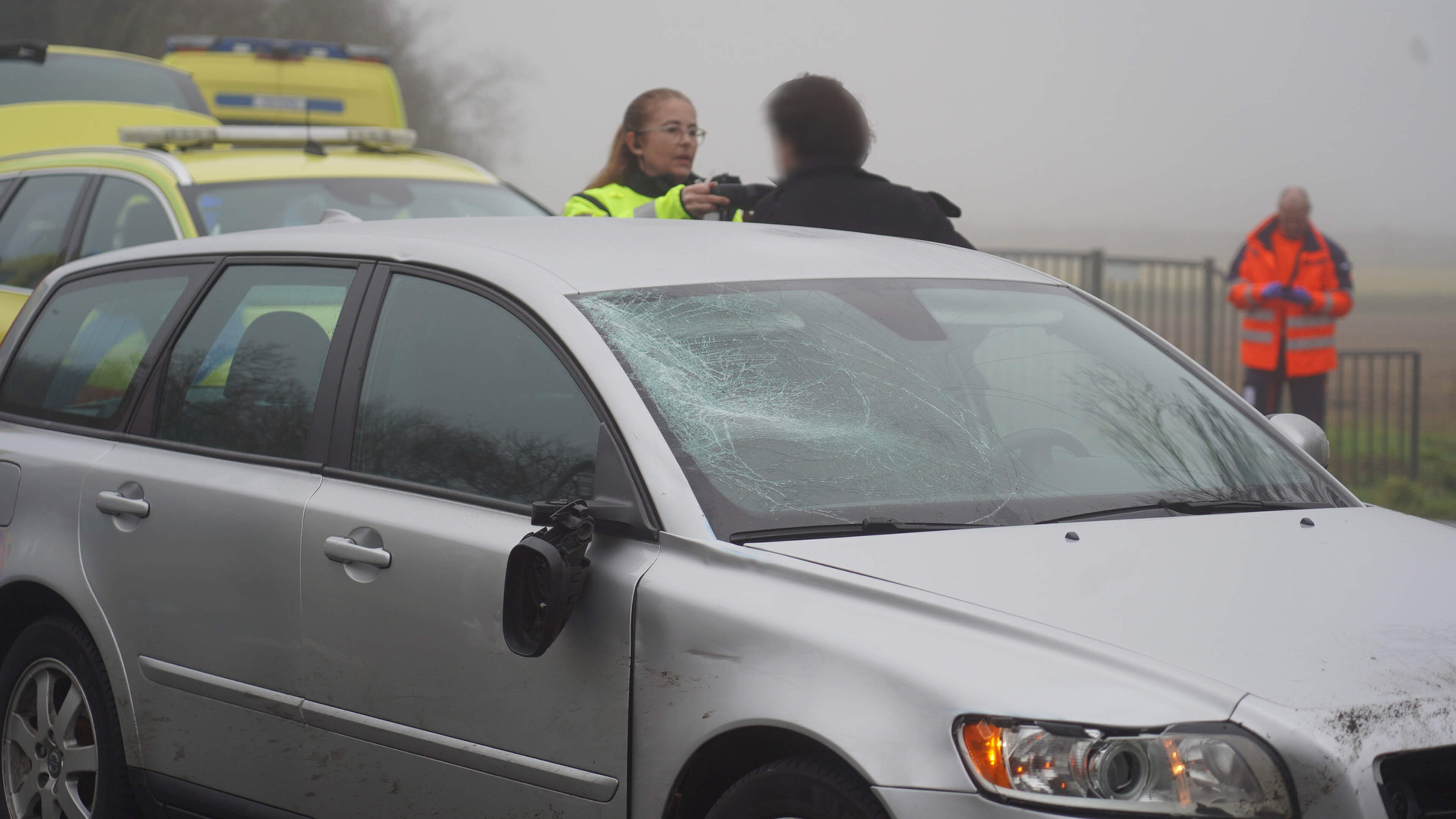 Fietser overleden bij botsing met auto in Egmond aan den Hoef [update]