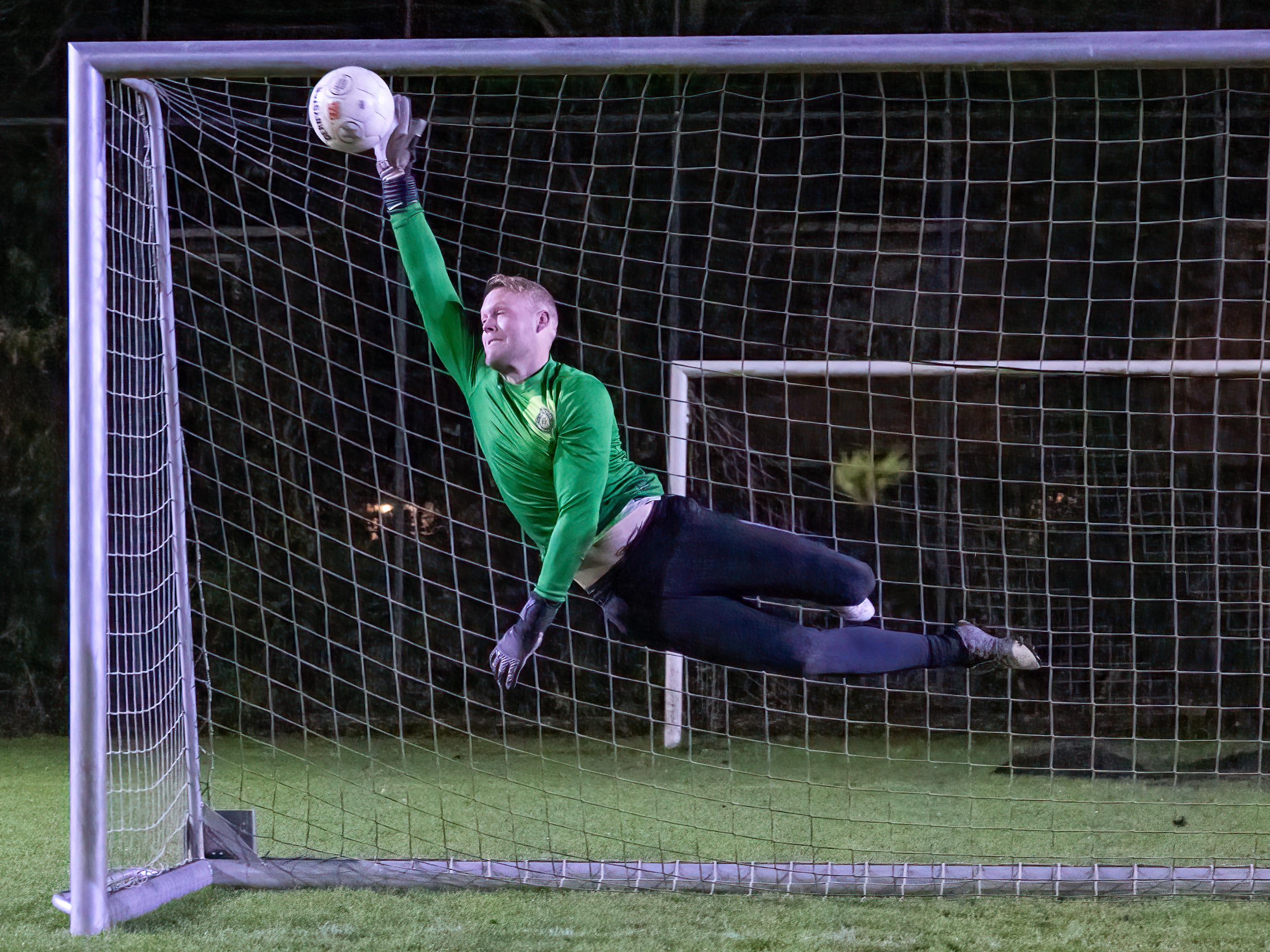 Van rechtsback naar spits en nu penaltykiller: Twee jaar na zijn gedwongen afscheid voegt Dave een n