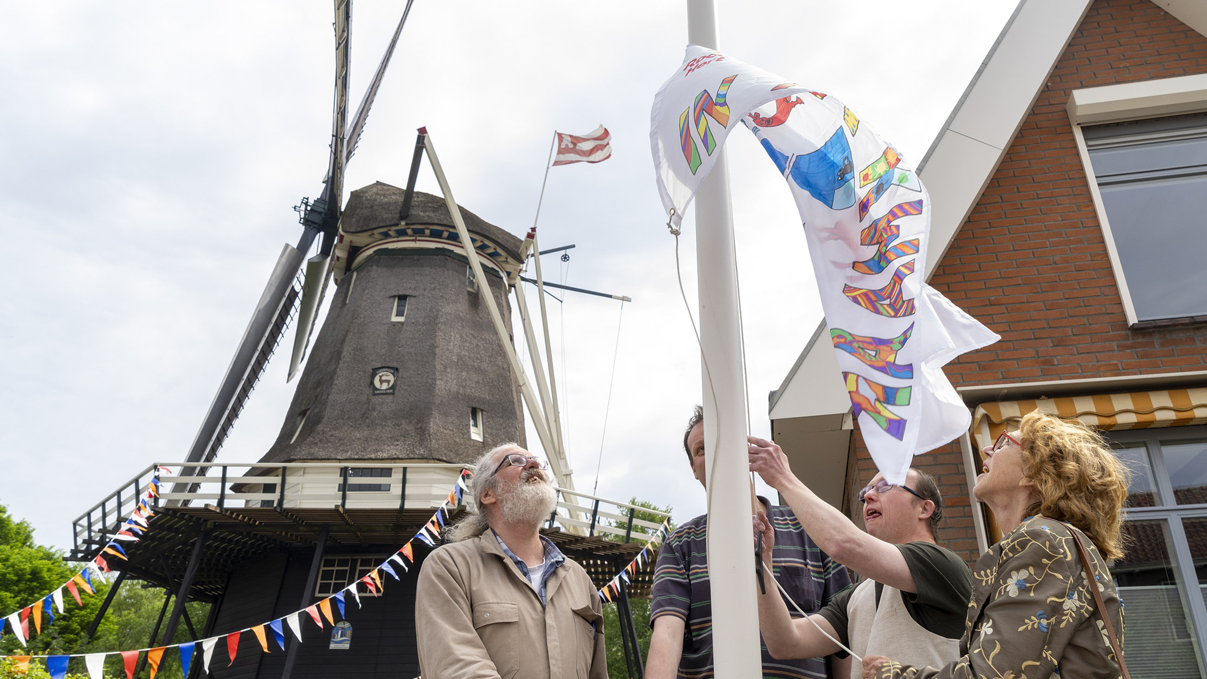 ’Malen op de wind is het mooiste’. Het Roode Hert maalt al honderd jaar graan tot meel