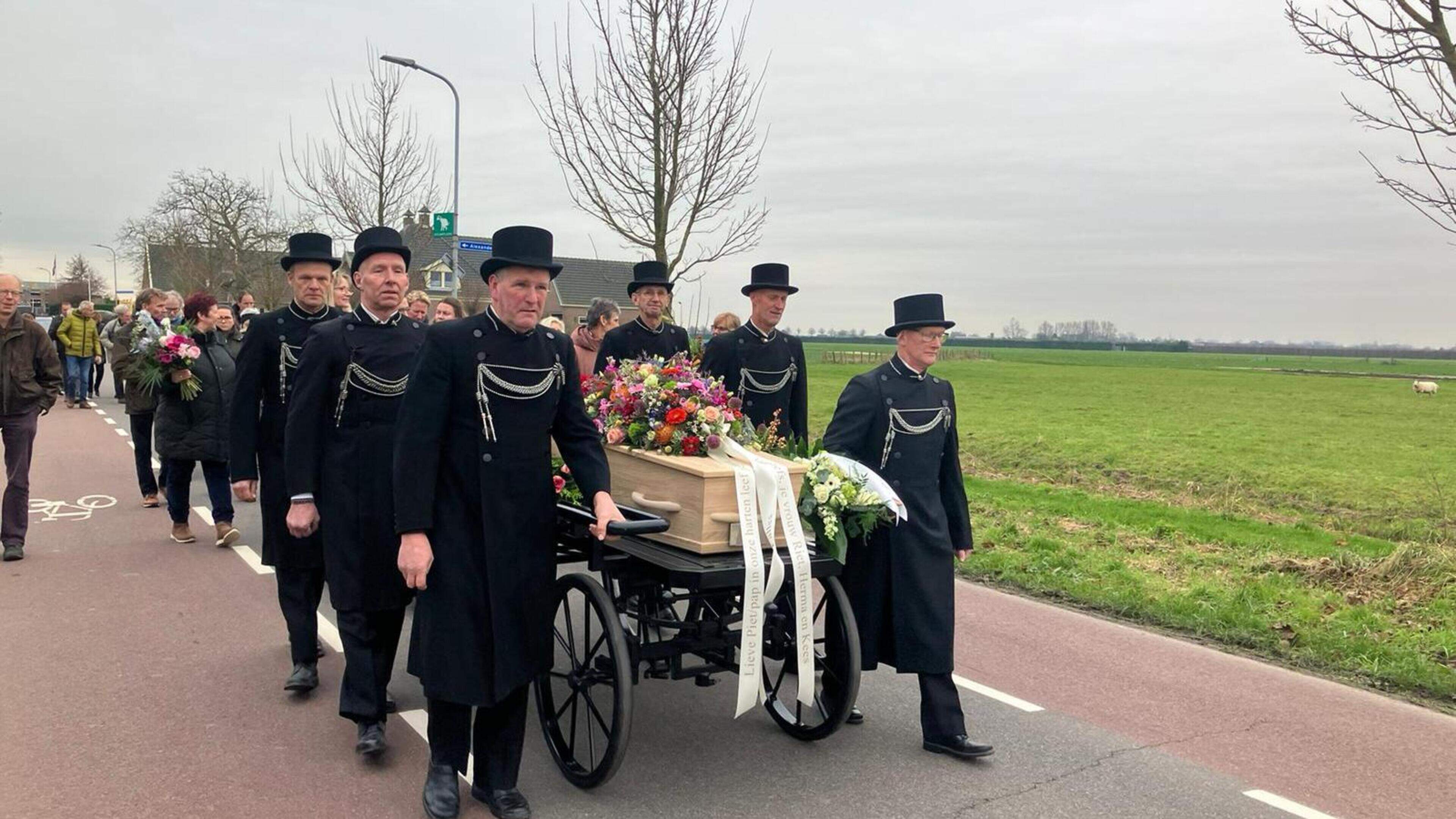 Fusie uitvaartverenigingen bezegelt ontzuiling Westwoud: Katholieke In Paradisum en algemene De Laat