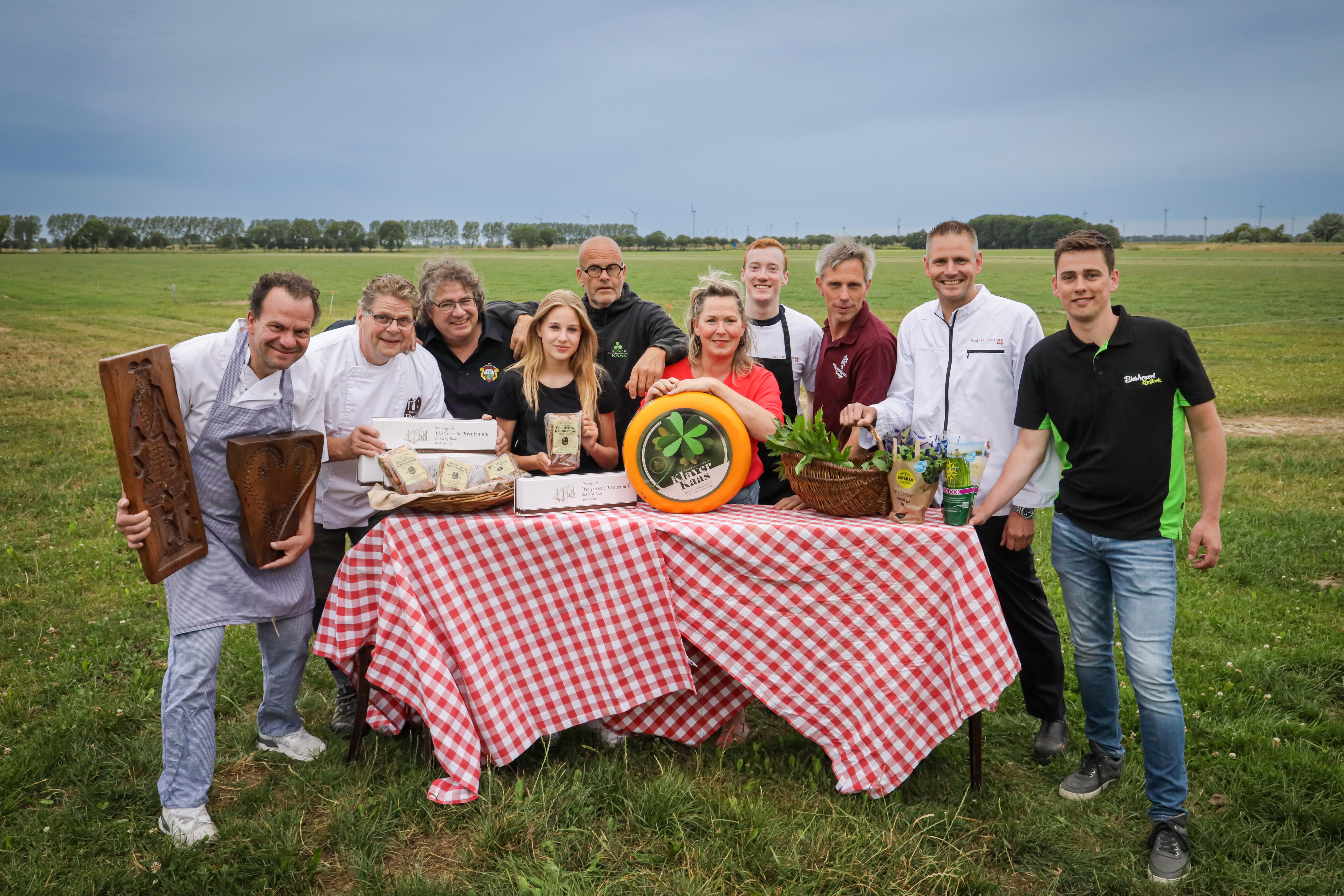 Westfriese Tafel vormt een baken van gezondheid op de kade tijdens Sail ...