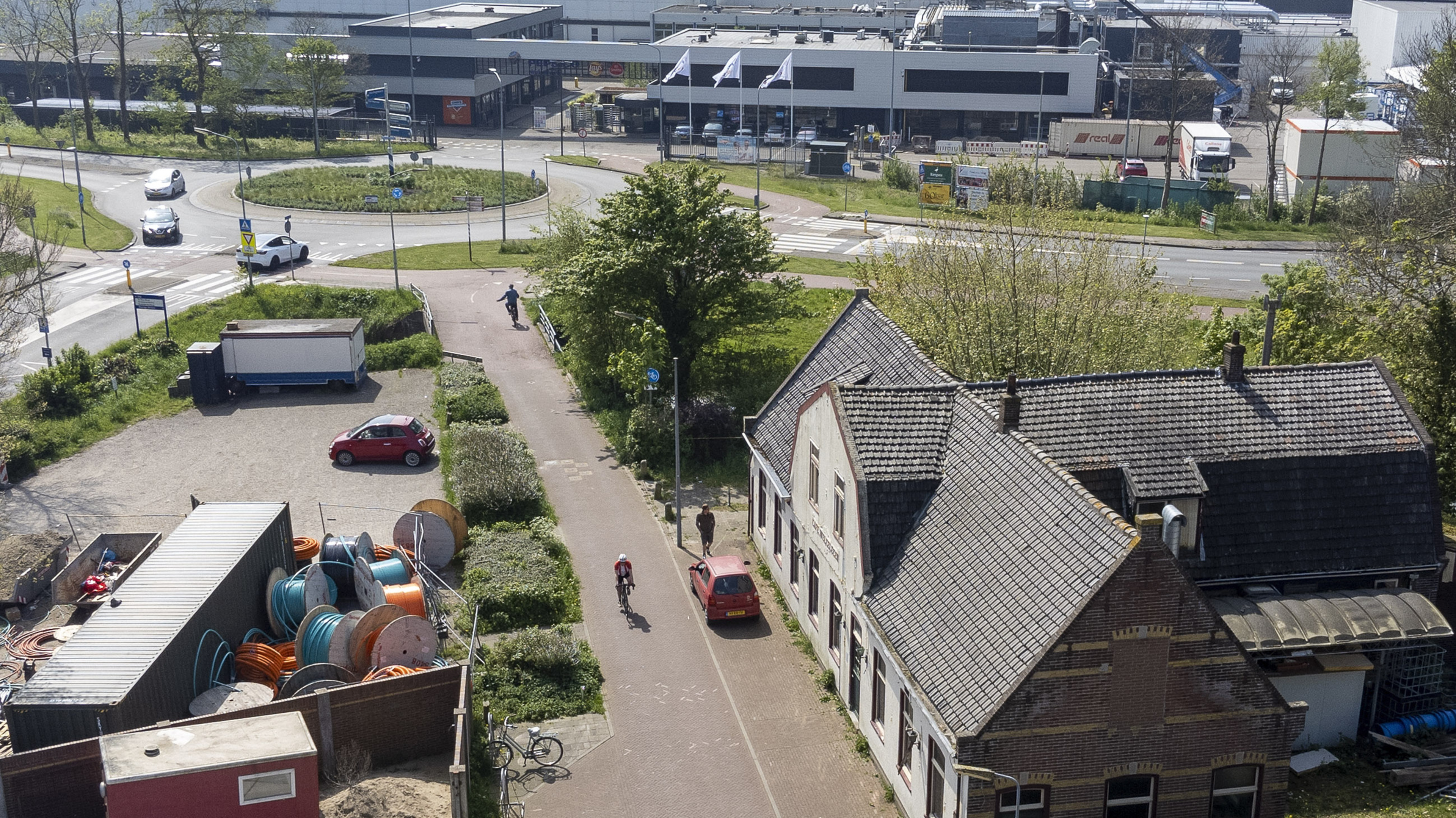 Voormalig café in Broek op Langedijk in te slechte bouwkundige staat voor welk tijdelijk gebruik dan