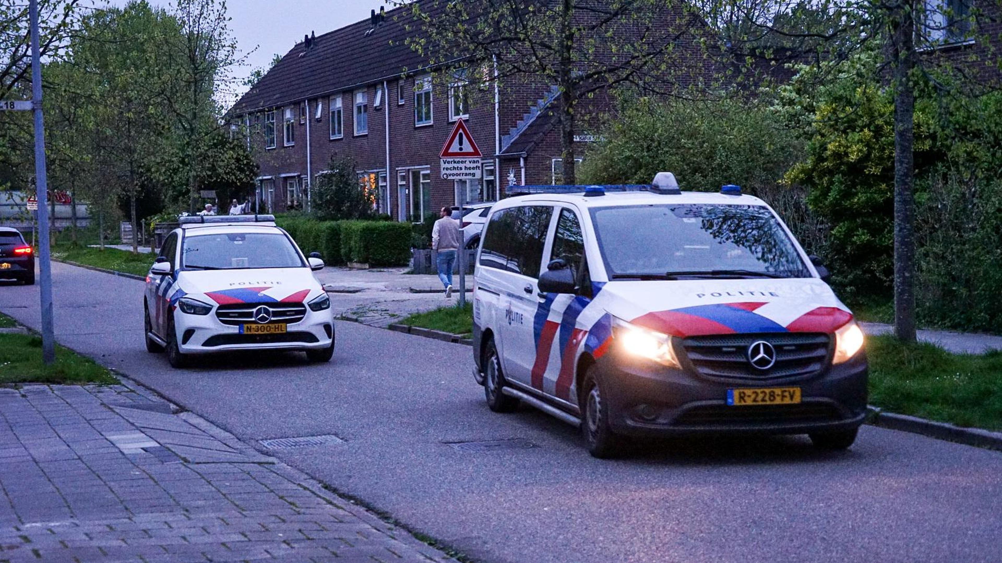 Jongen bedreigd en beroofd van scooter in Hoorn, politie zoekt dader met  inzet van helikopter | Noordhollands Dagblad