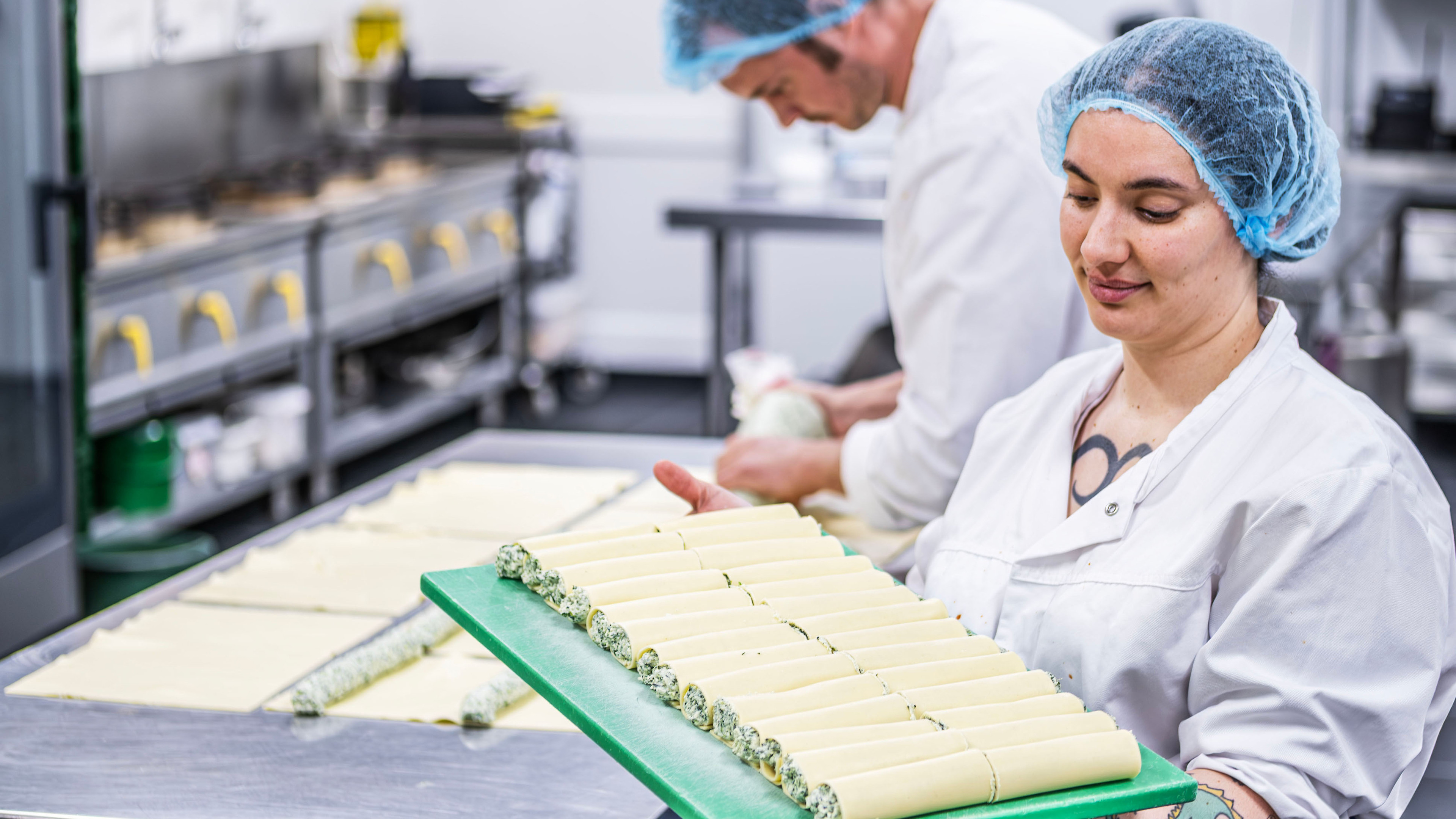 At De Pastafabriek they know: don't scoop sauce onto the pasta, let them ‘marry’ in the pan instead