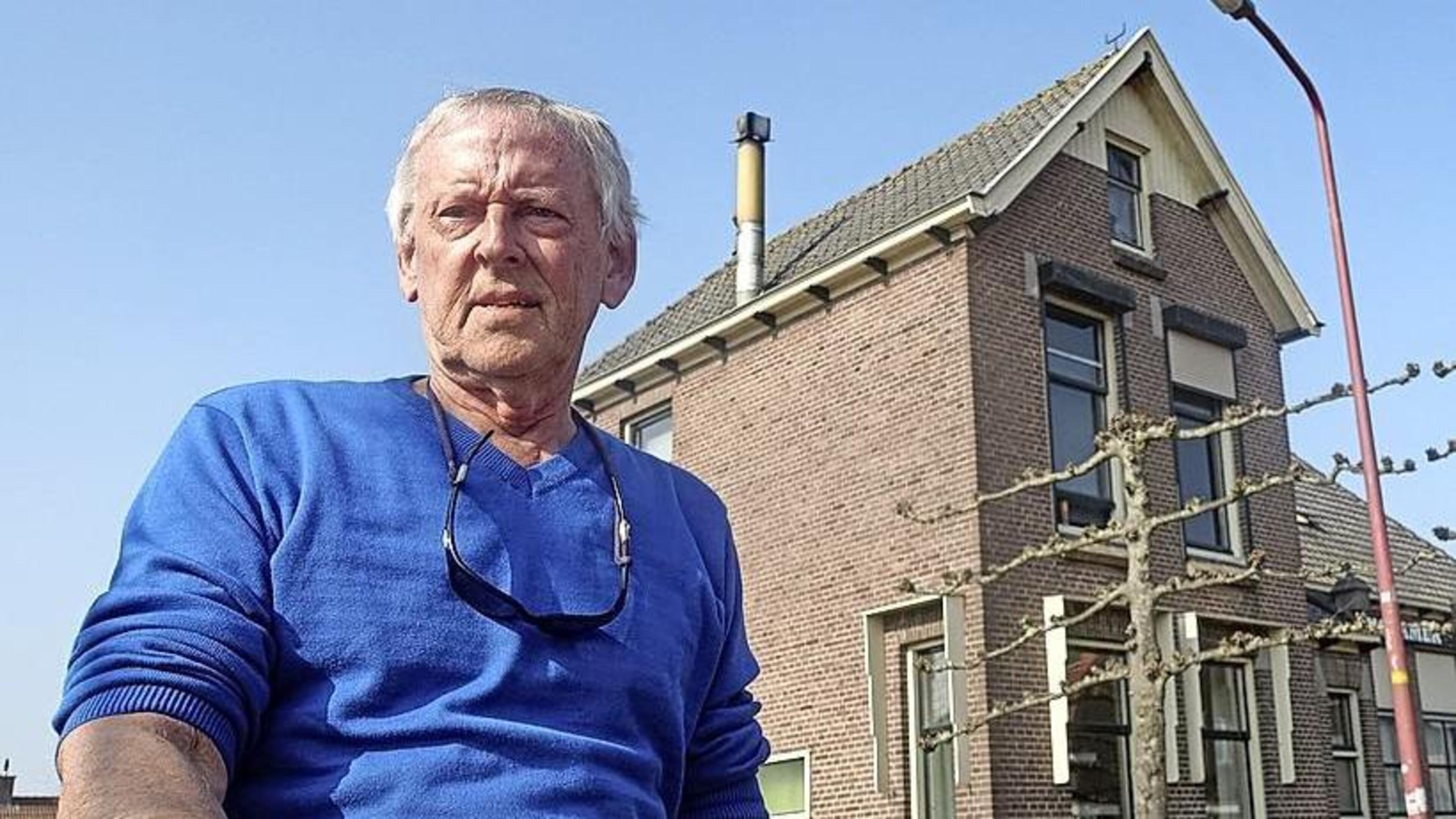 Boek als buiging en eerbetoon voor meester Langedijk en het dorp Spierdijk