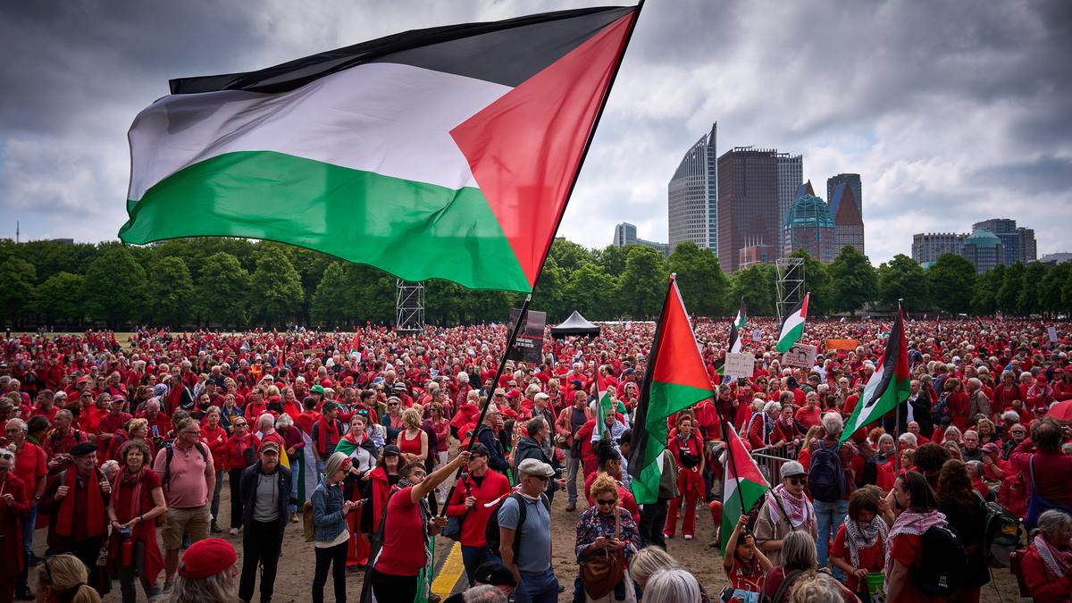Rechts Nederland houdt zich stil, links Nederland blij met massaal Gaza-protest | Noordhollands Dagblad