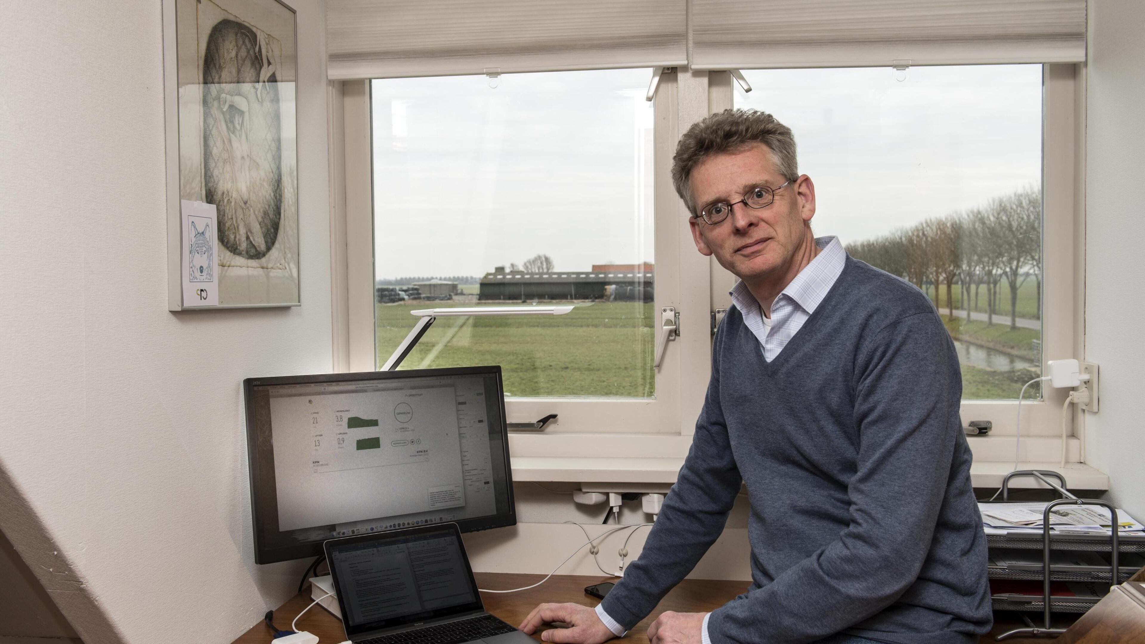 Glasvezelbedrijf Delta Fiber roept provincie te hulp; vervuilde grond in Landsmeer en Ilpendam kink 