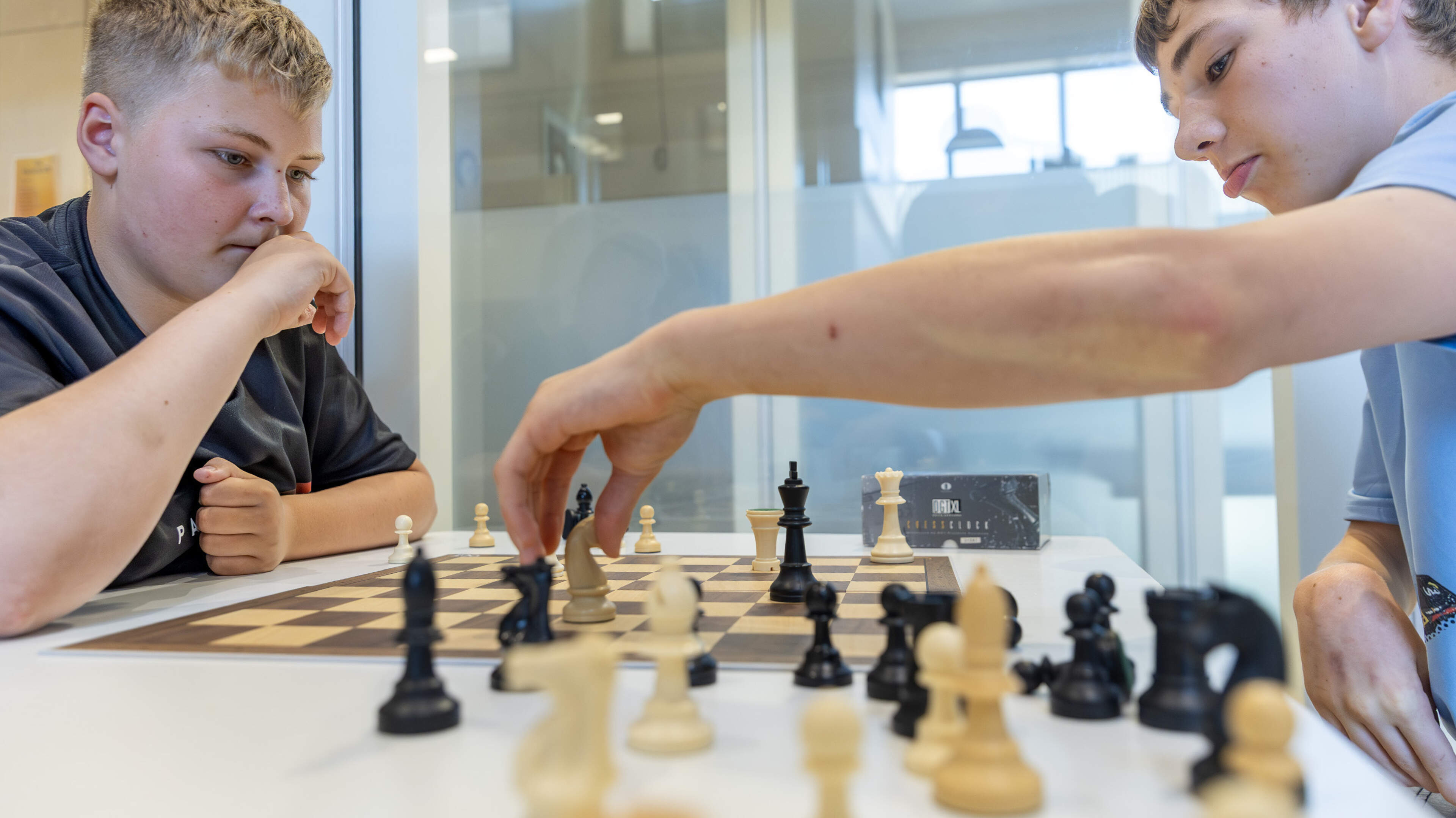 A game of chess as a bridge between special and mainstream education. According to Heliomare, an accessible way to meet: 'Remove the stigma'