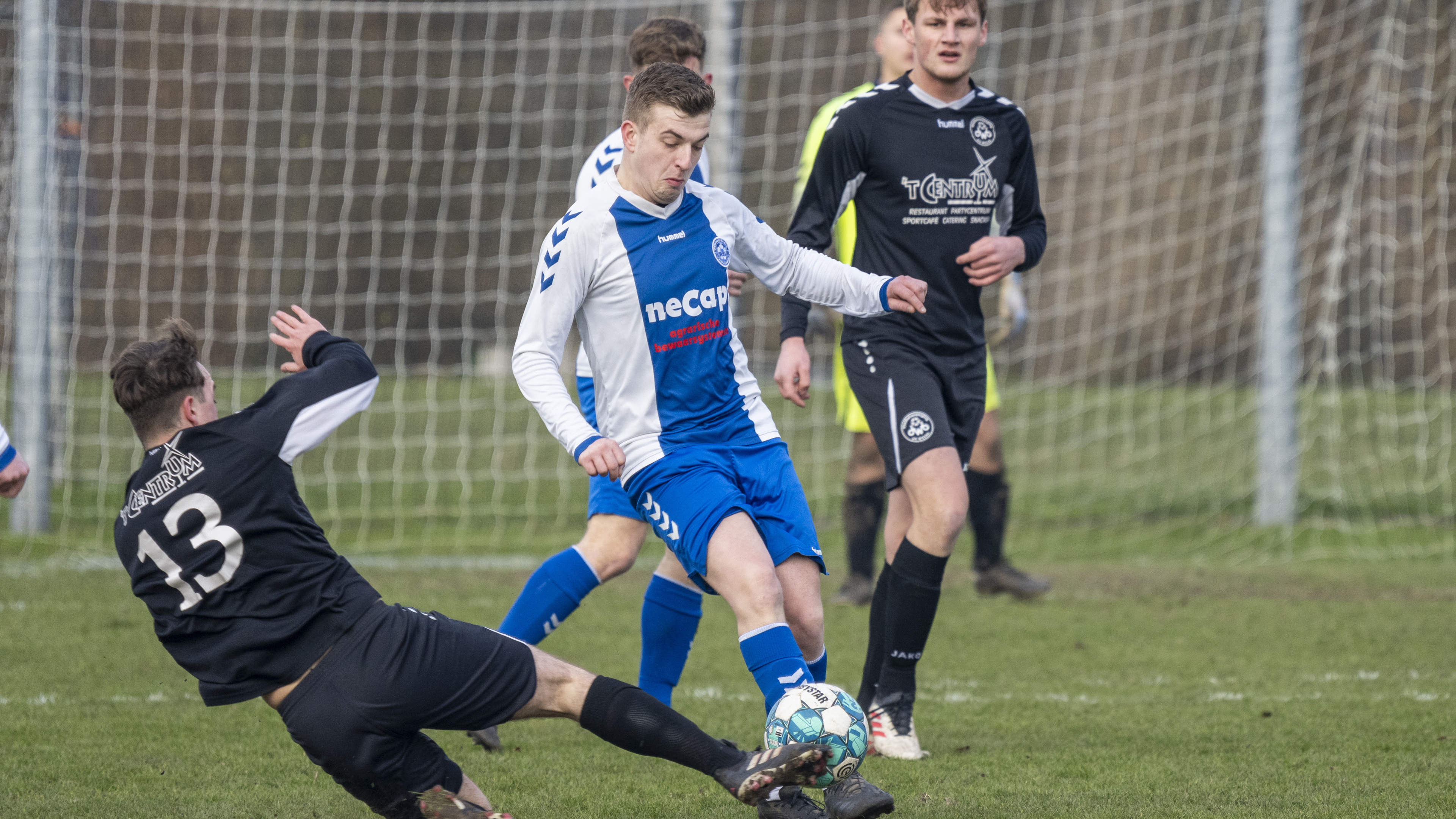 DWOW is geen fan van Kevin Schouten. Weer slaat de DWB-spits drie keer toe in Wieringerwerf