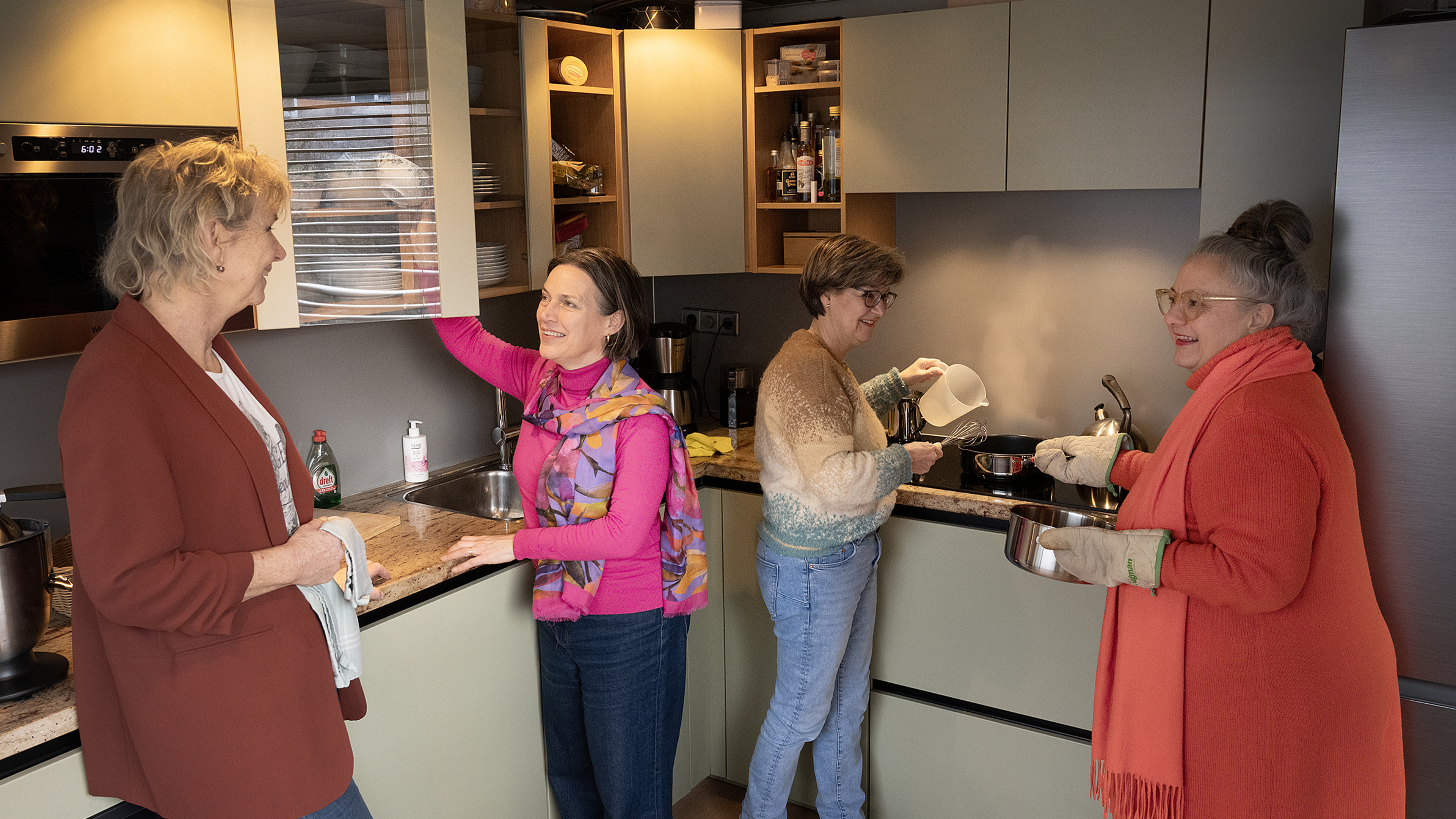 Boshoekgirls friend group: Anja, Karin, Marika, Ellen and Rian left school without a final musical