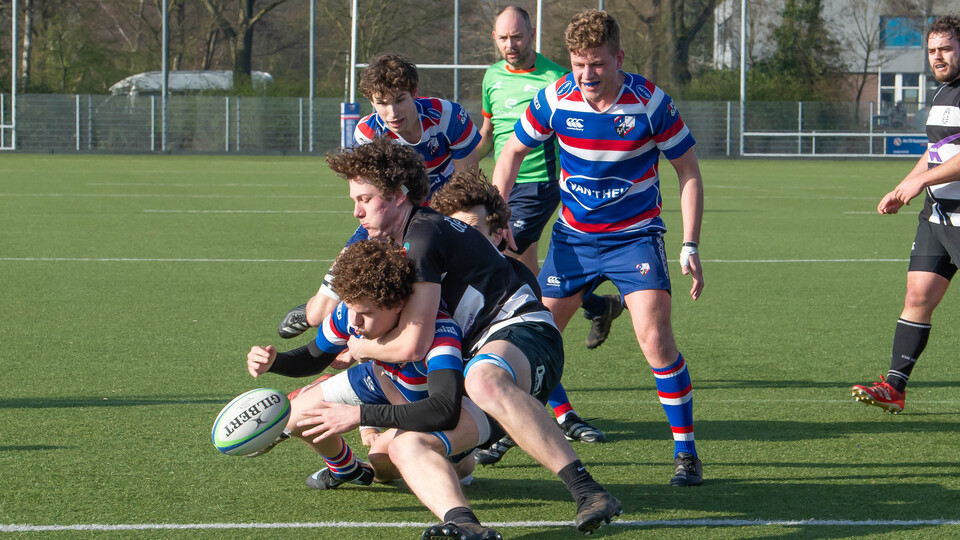 Vatten Rugby Twee spelers RC Waterland naar het ziekenhuis na ’rugbyveldslag ...