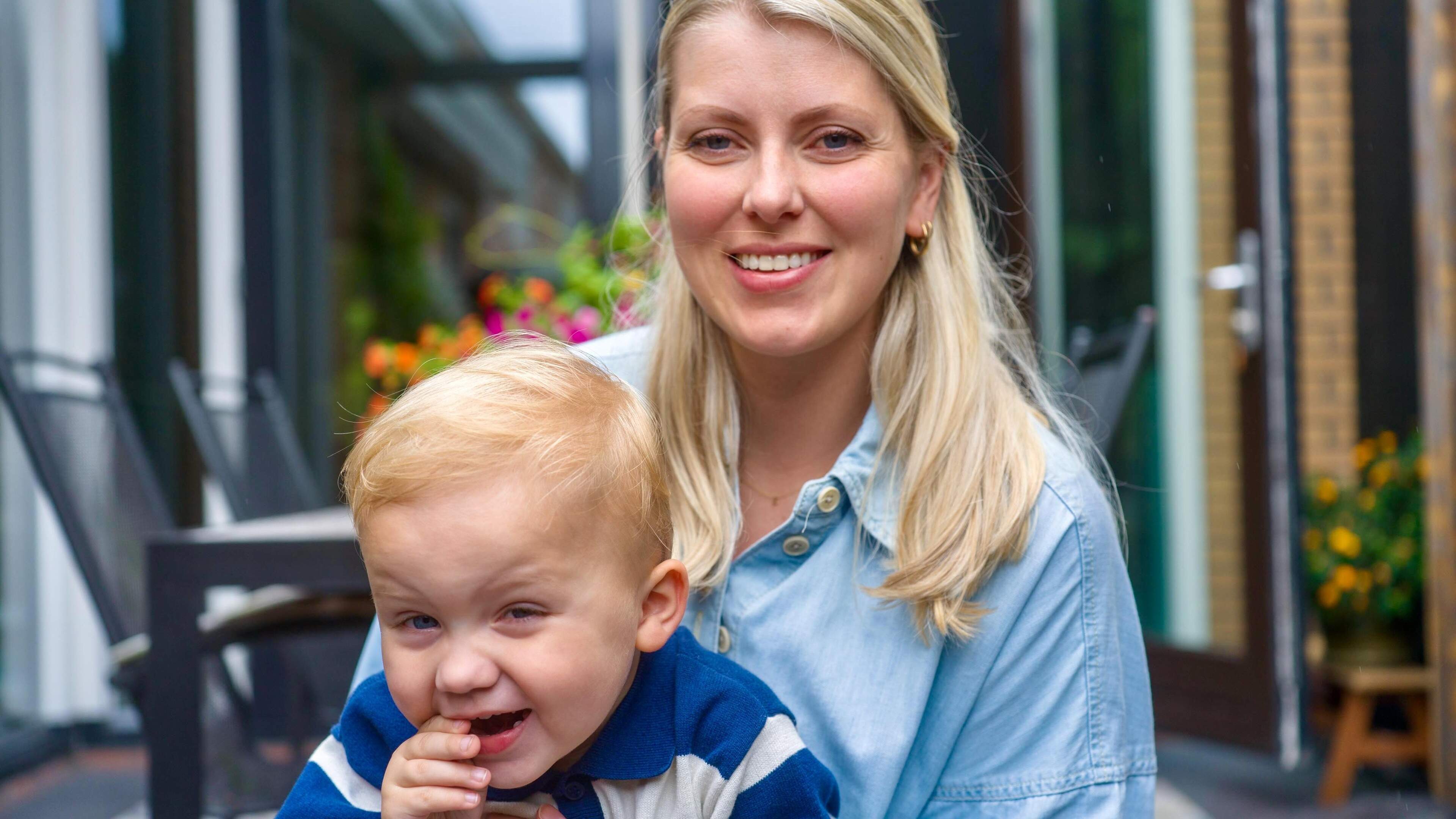 Eline's son Chez stepped on scorching hot black garden tiles: 'His little feet were immediately scorched to the ground'