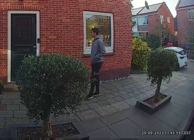 Wie kent deze man? 90-jarige vrouw uit Oosthuizen opgelicht door nep-Rabobankmedewerker