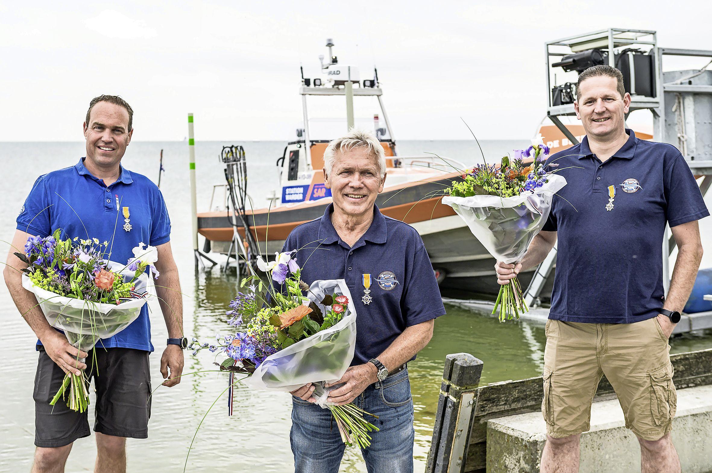 Lintje voor reddingswerkers in Warder: ’Mijn vader en grootvader zijn ook onderscheiden’