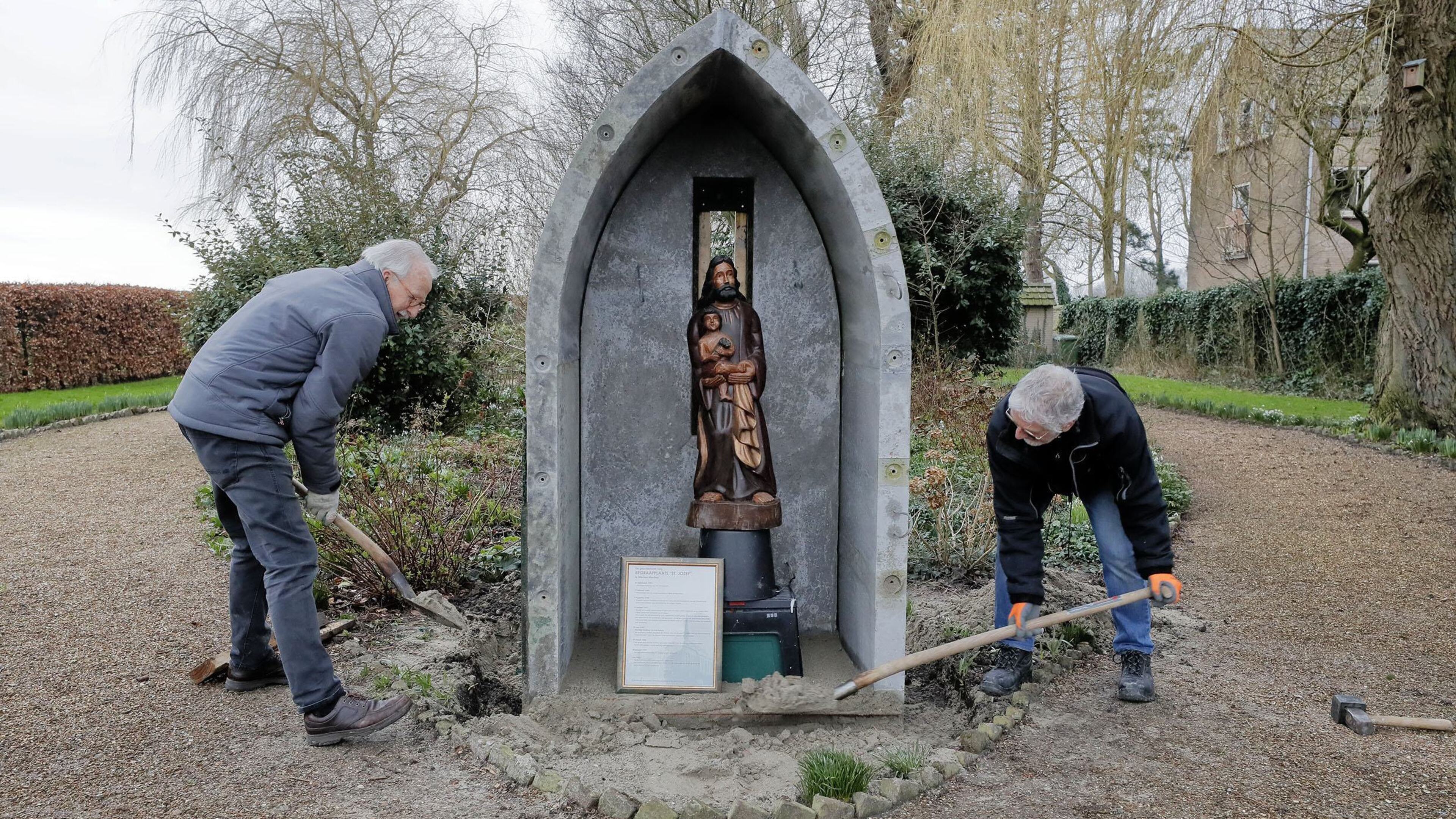 Een kapelletje bouwen zonder budget en alleen met vrijwilligers, dat kan in Nieuwe Niedorp