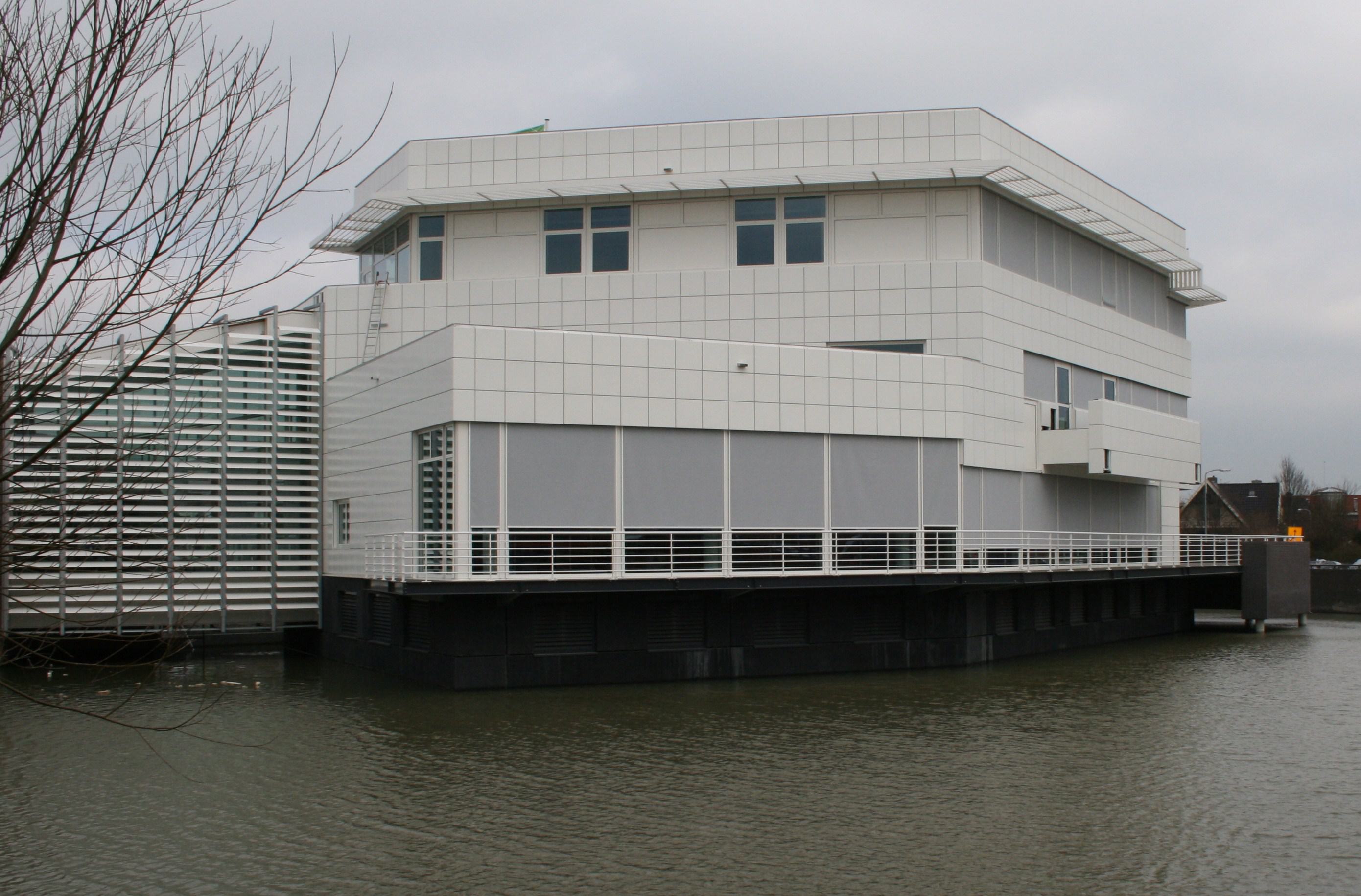 Man uit Ursem zo ontevreden over woonplaats dat hij medewerkster gemeente bedreigt