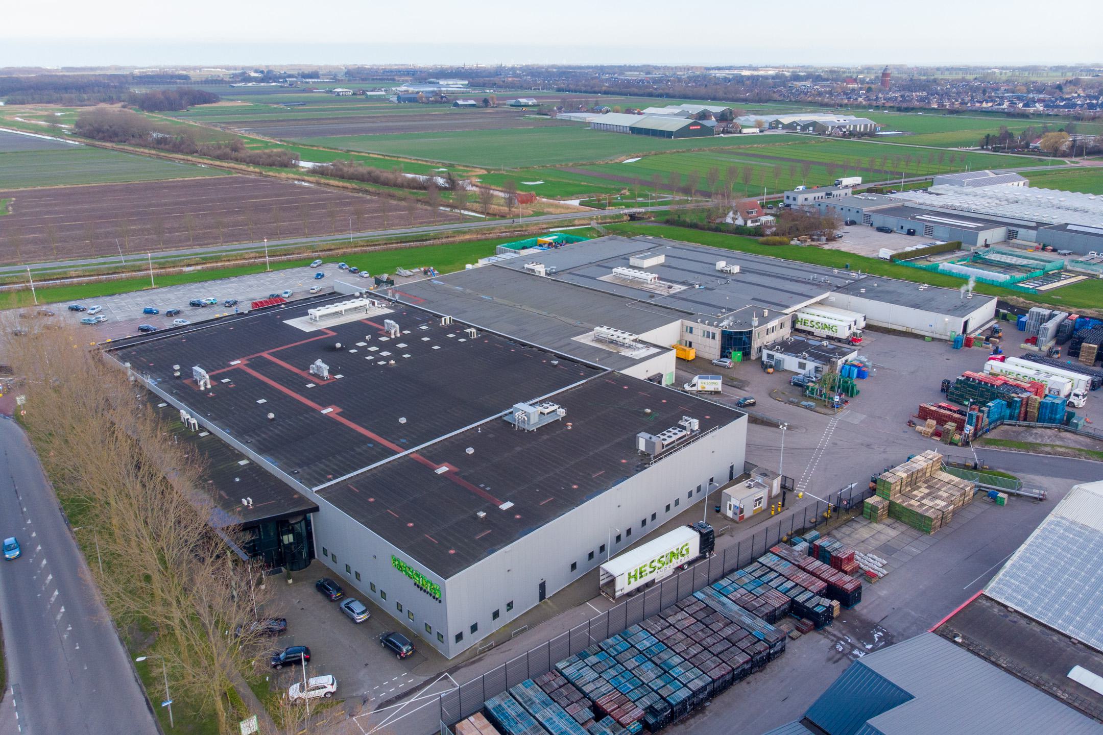 Dieven met vrachtwagen stelen 35.000 kratten bij Hessing in Zwaagdijk-Oost, bedrijf looft 5.000 euro