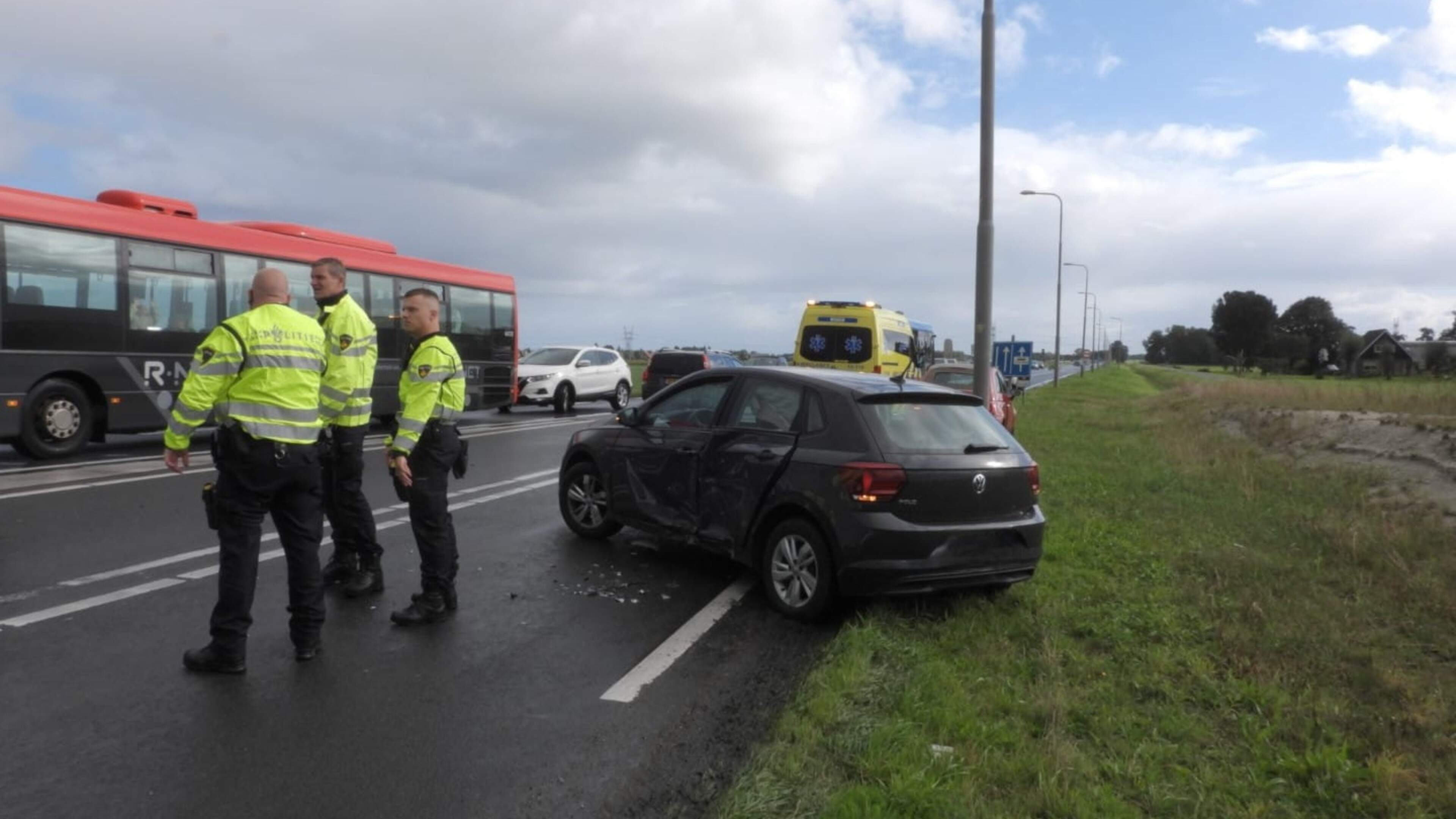 Automobilist gewond na vermoedelijke keeractie op N247 in Watergang