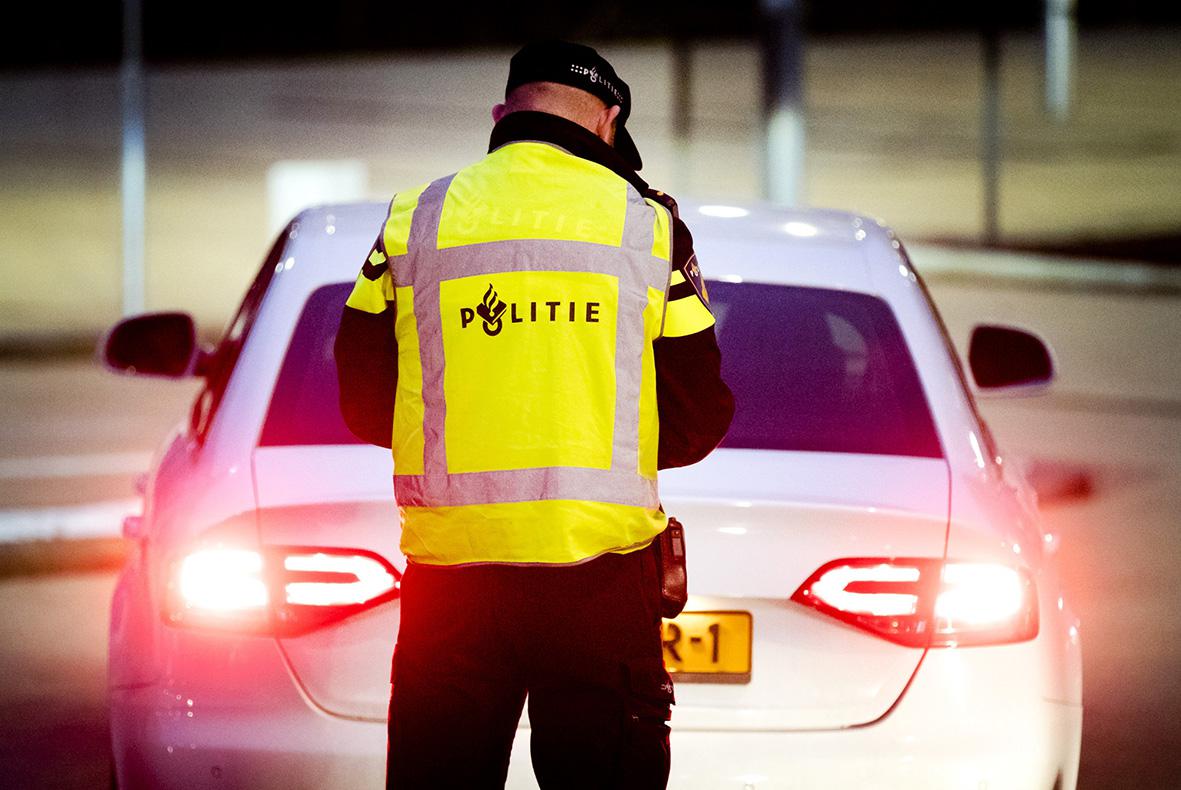 Vier jongens aangehouden in Kortenhoef wegens bankhelpdeskfraude