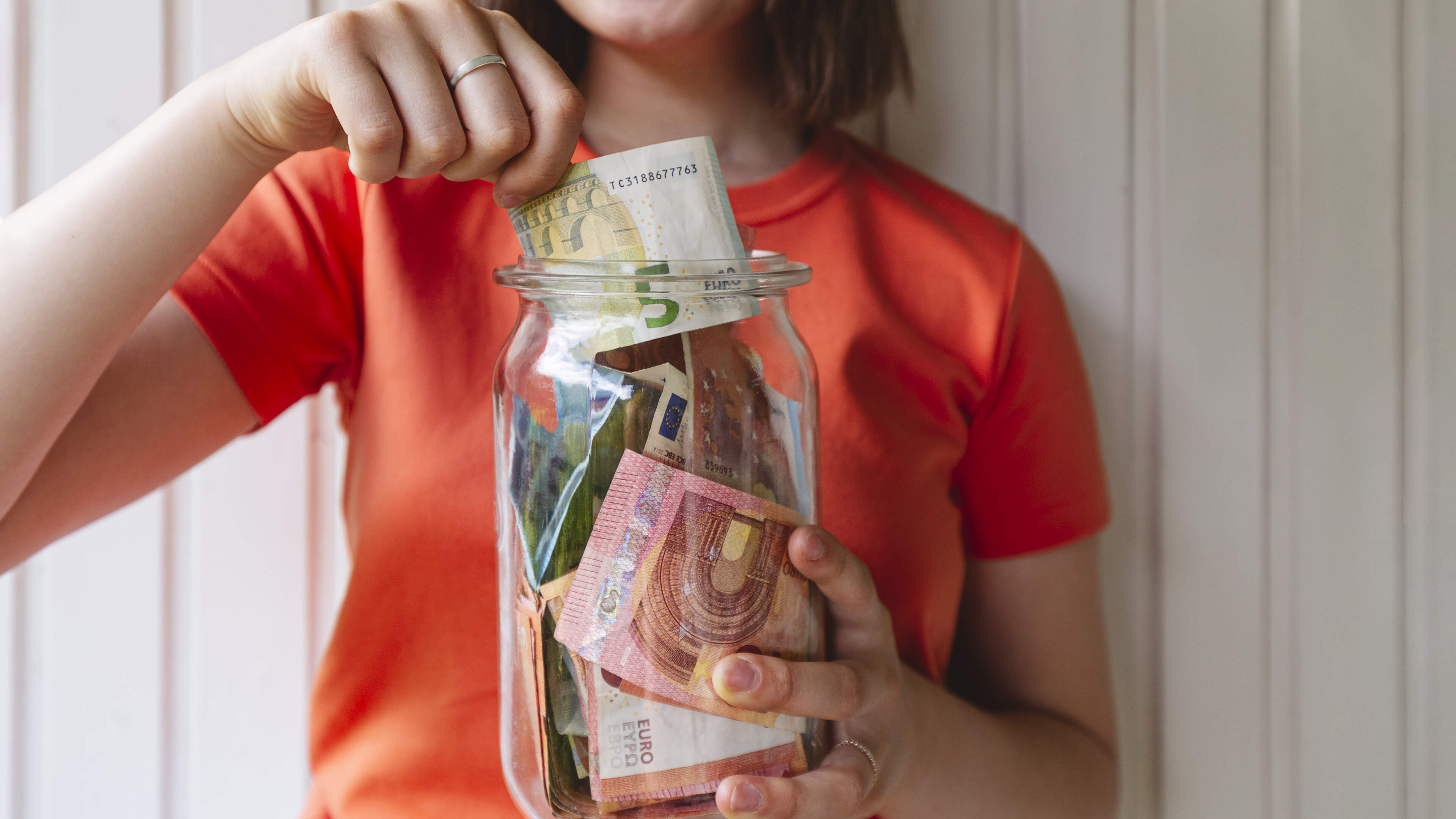 Interest rates are soaring, but not every saver benefits: how to make your money grow faster