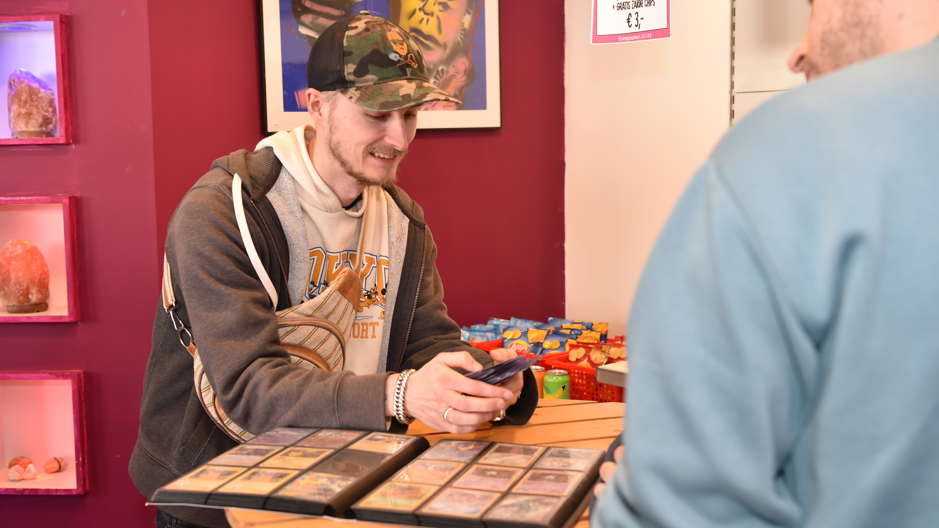 After first trading day, Arvid (30), Florian (24) and Ad (44) want to become the Pokémon shop of the IJmond. ‘A 700 euro deal? That’s nothing’