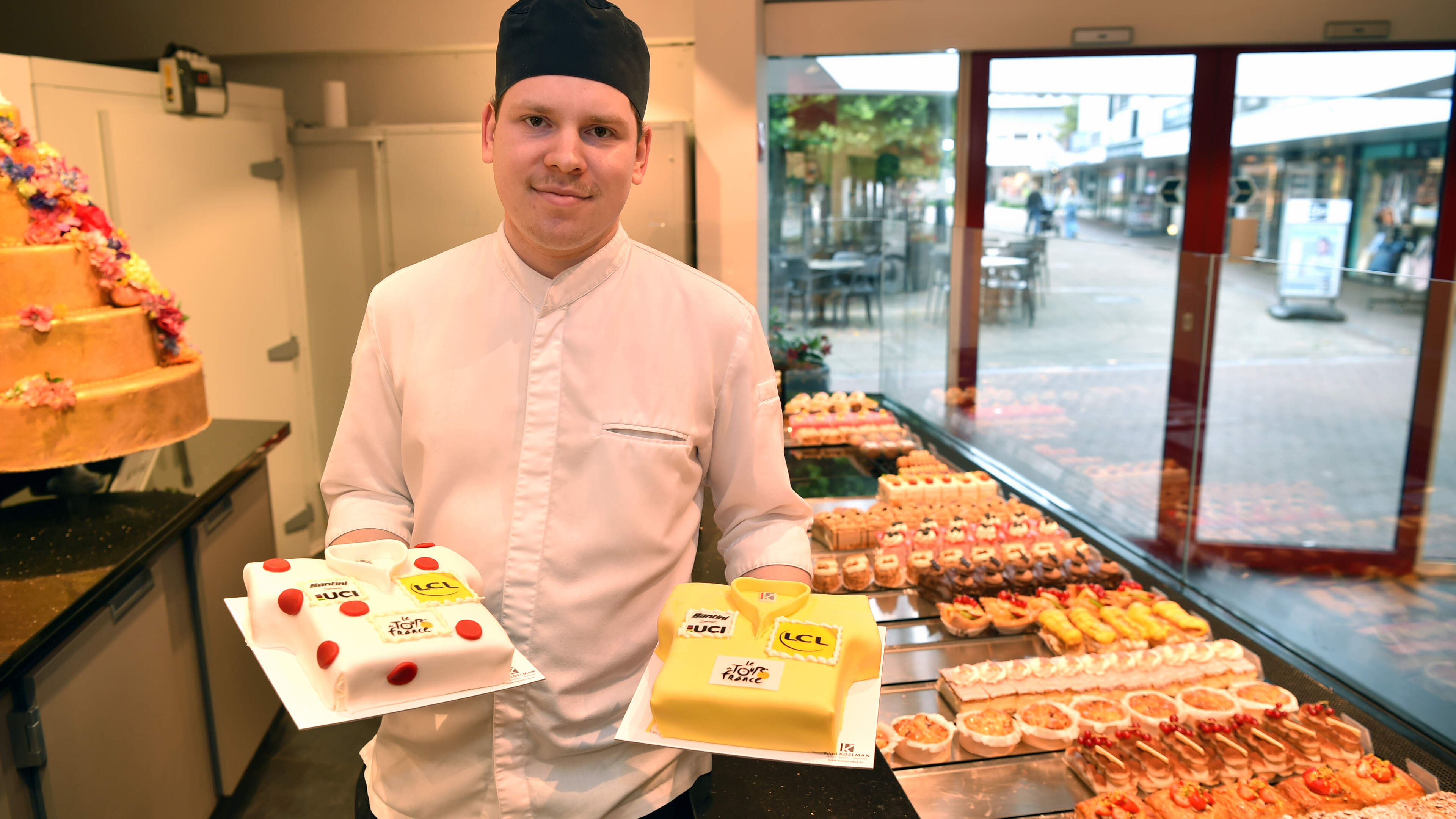 Heemskerk baker Sjon bakes for Tour de France fans again this year: 'A new quiz every day'