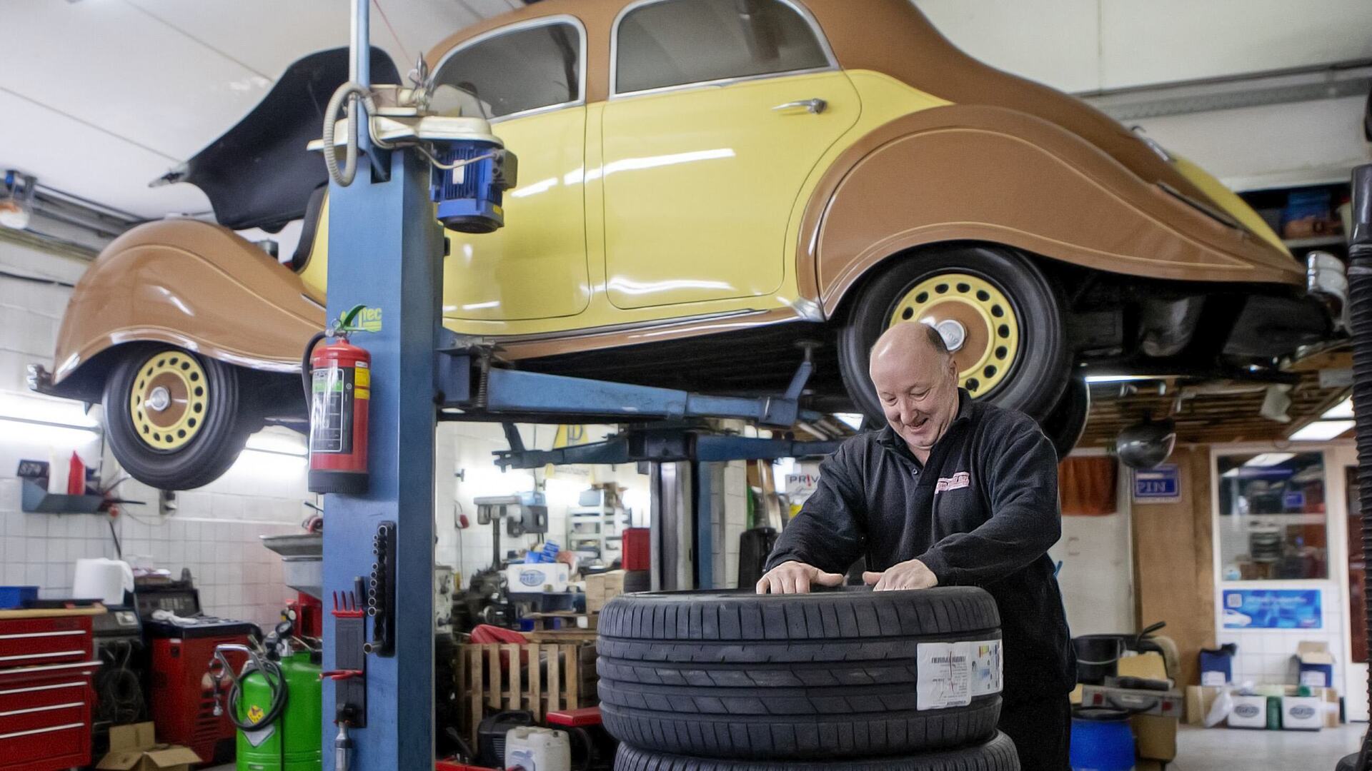 Hart van garagehouder Peter klopt alleen nog voor Panhard. ’Alles is ...