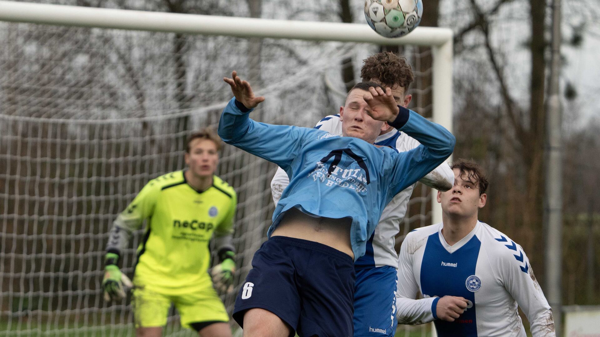 DWOW als blije hekkensluiter en FC Den Helder is het zat. Het was chaos ...