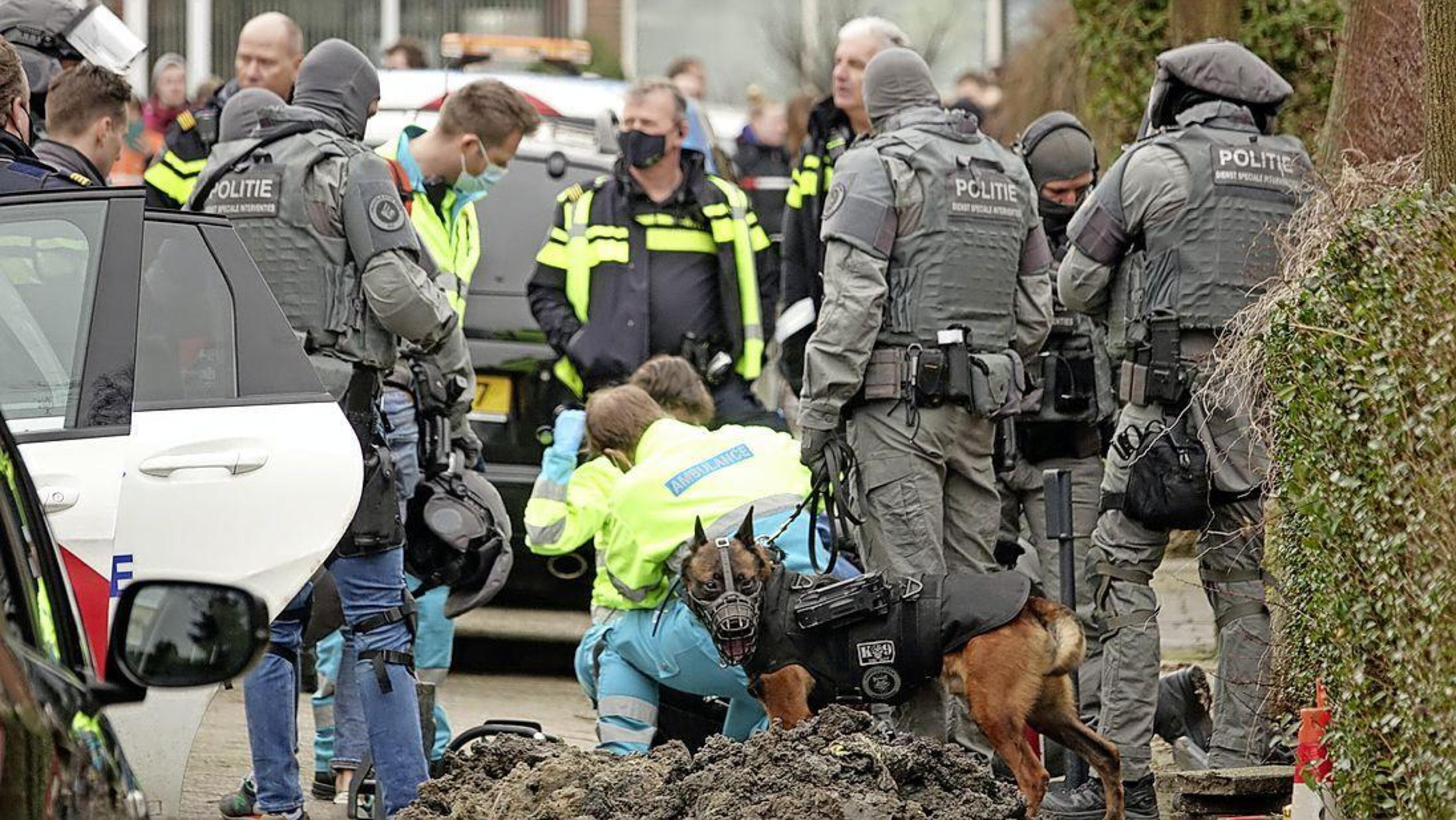 Arrestatieteam haalt Sijbekarspeler uit huis dat hij dreigde op te blazen: ’Het was wachten tot het 